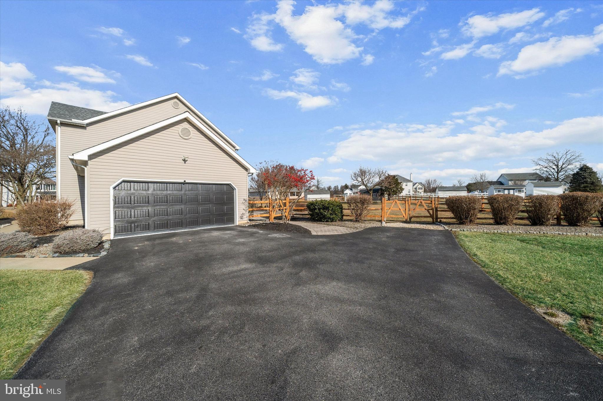 FOX HUNTER CROSSIN - Residential