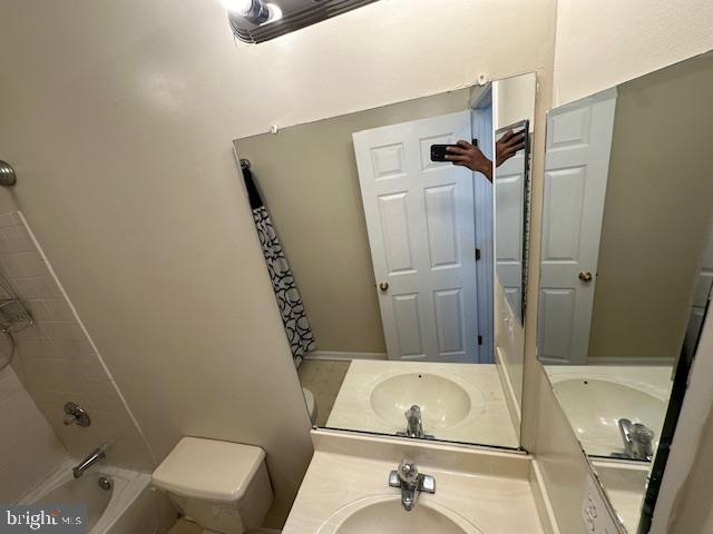 ASHFORD OAKS - Residential