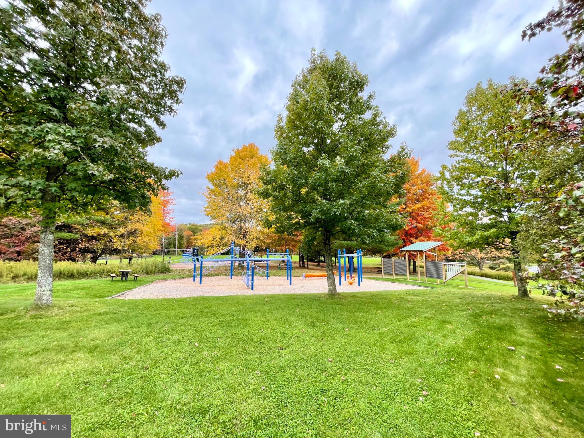 SAWMILL ACRES - Residential