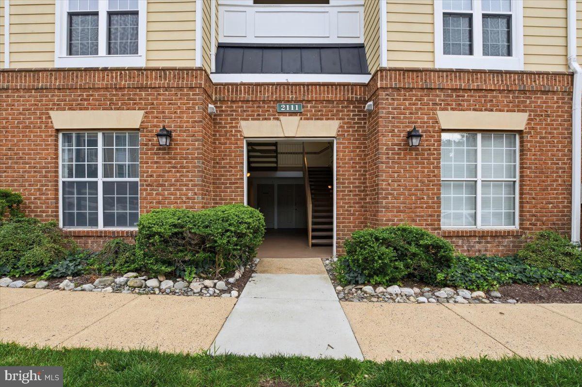 2111 HIGHCOURT LANE 201