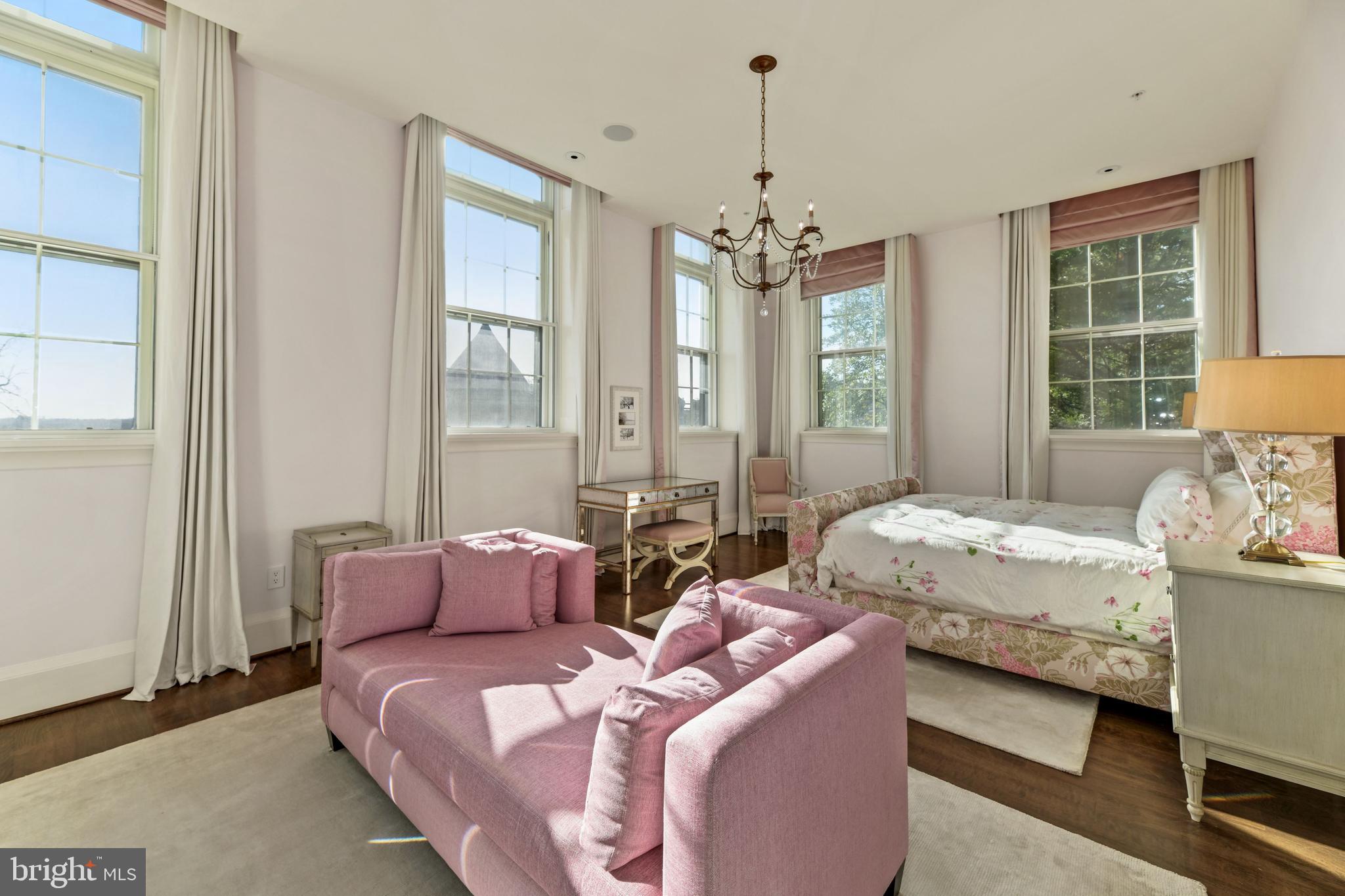 GEORGETOWN - Residential