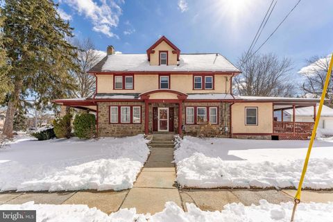 Homes For Sale - 1232 Darby Road<br/> HAVERTOWN, PA 19083