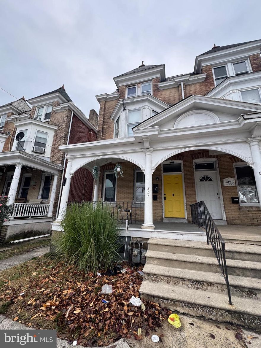 Housing vouchers considered

Spacious 3-bedroom apartment available in Norristown! This bright, well-kept unit features an open living area, updated kitchen, and generously sized bedrooms. Enjoy a convenient location close to shopping, transit, and local amenities. A solid blend of comfort, value, and easy access to everything Norristown has to offer.