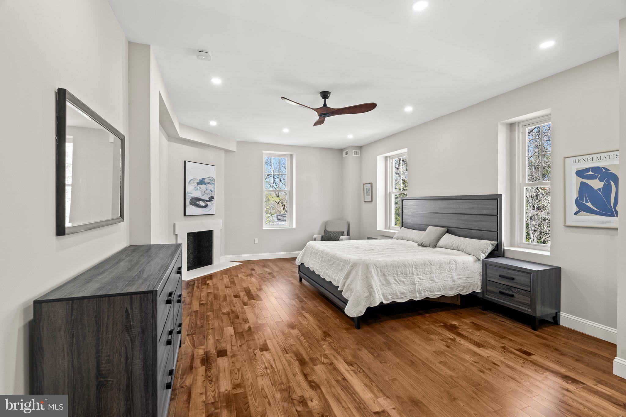CHESTNUT HILL - Residential