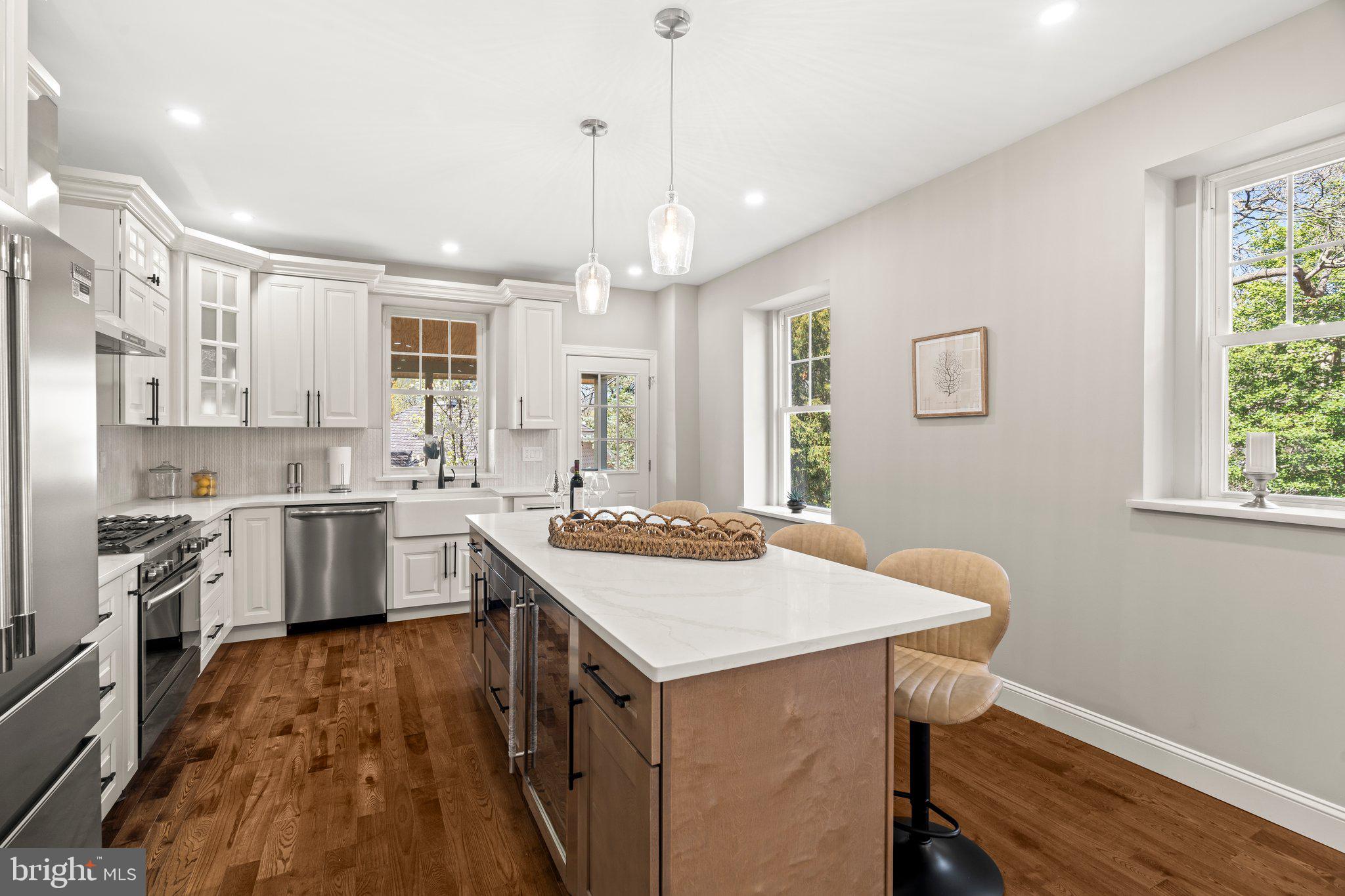 CHESTNUT HILL - Residential