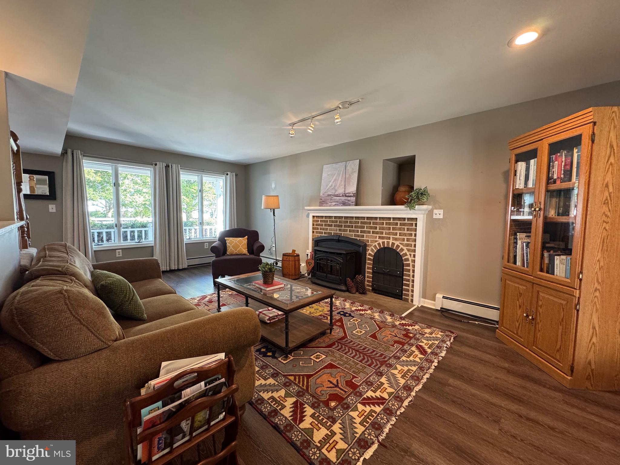 KENT ISLAND ESTATES - Residential