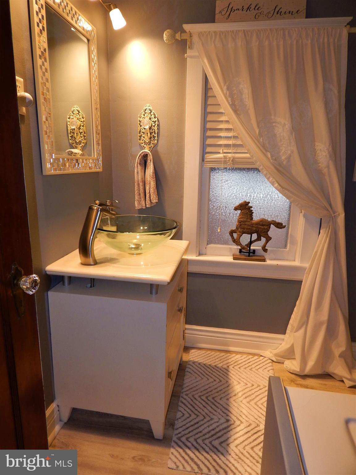 RED LION - Residential