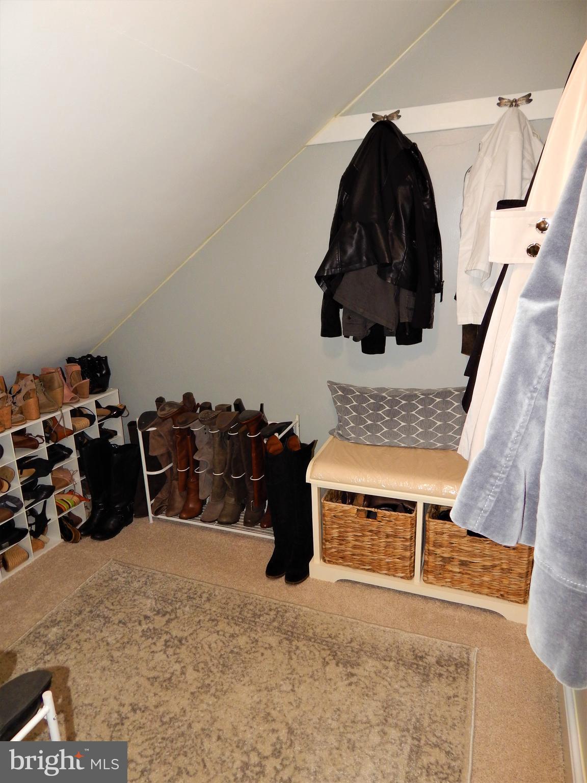 RED LION - Residential