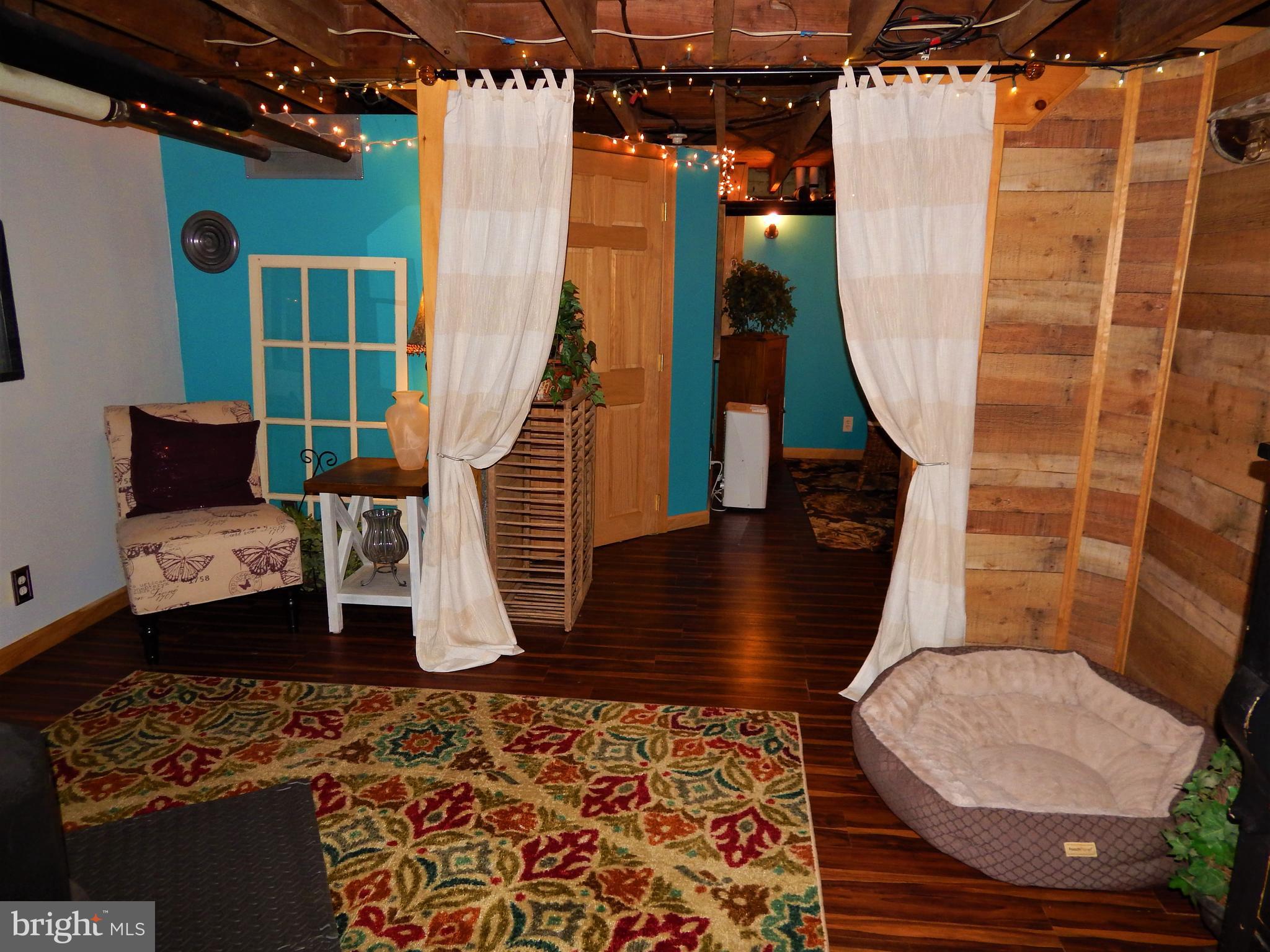 RED LION - Residential