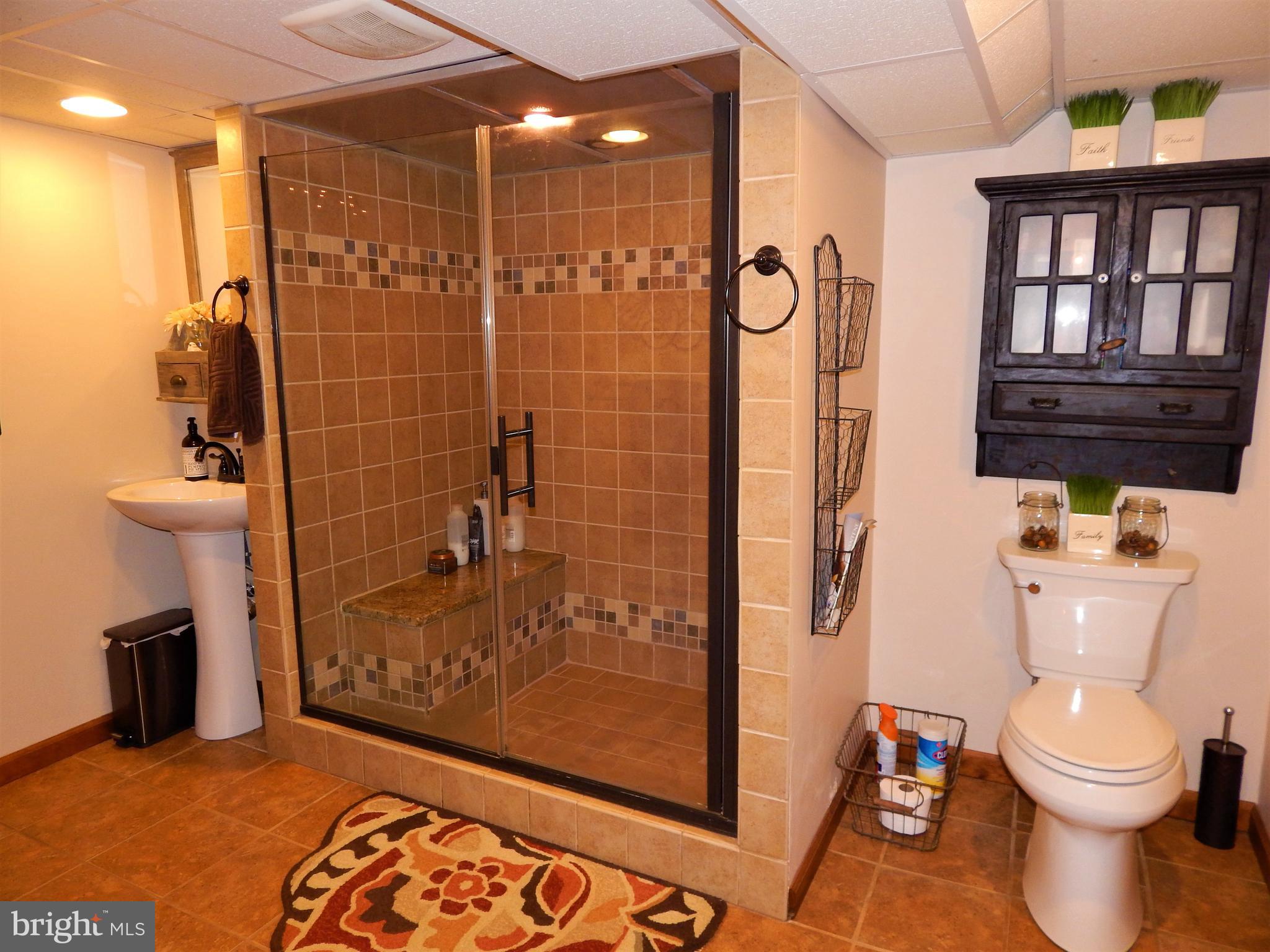 RED LION - Residential