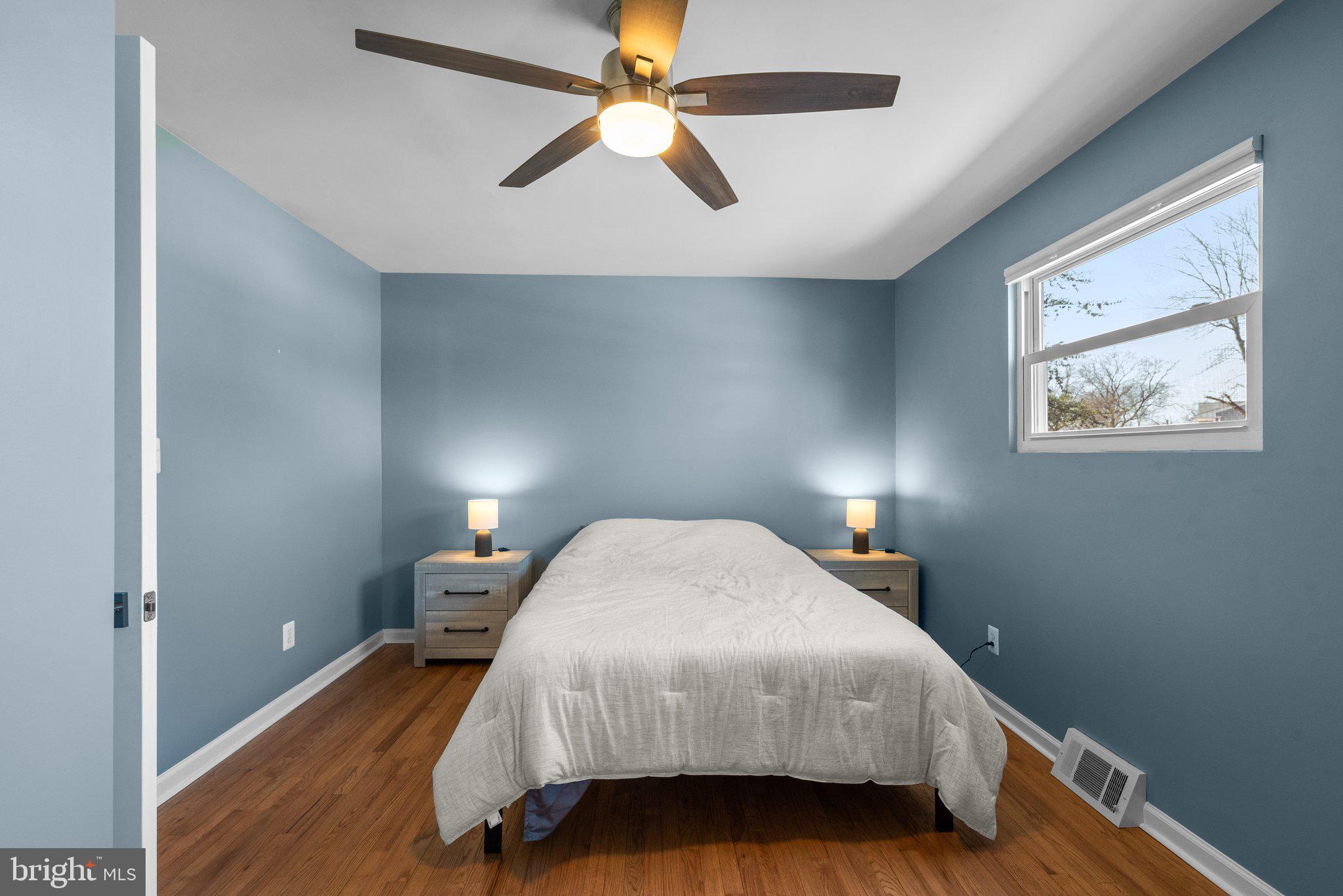 TWIN COVES - Residential