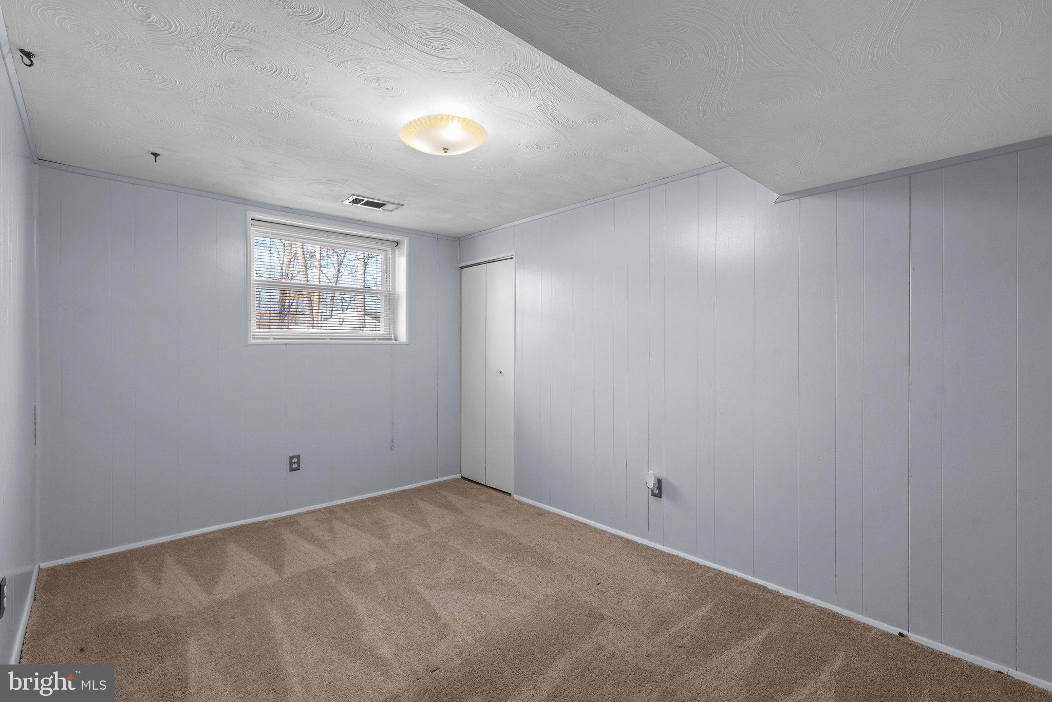 TWIN COVES - Residential