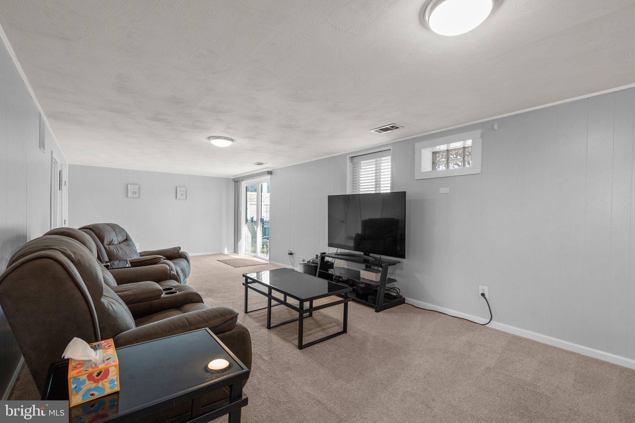 TWIN COVES - Residential