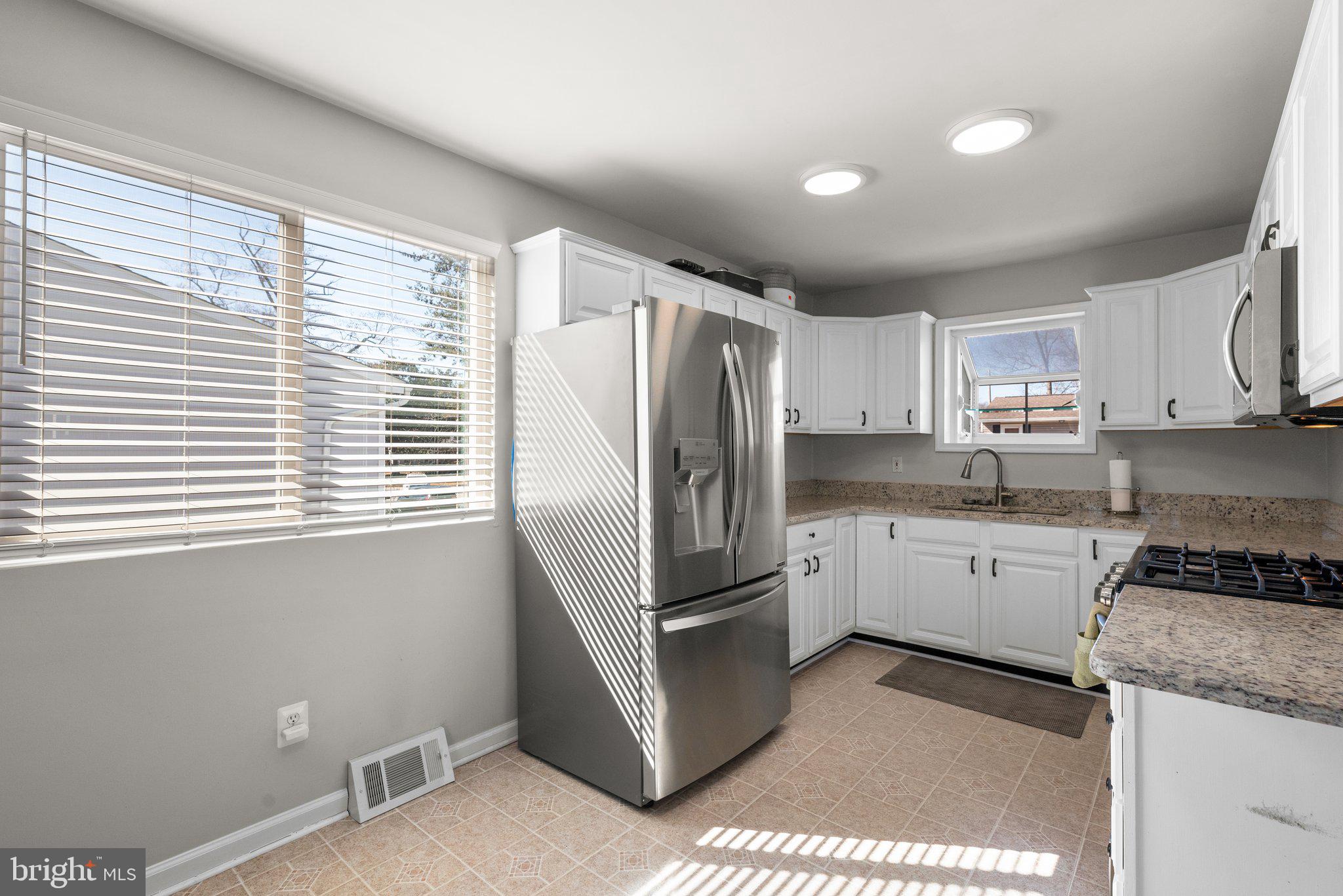 TWIN COVES - Residential