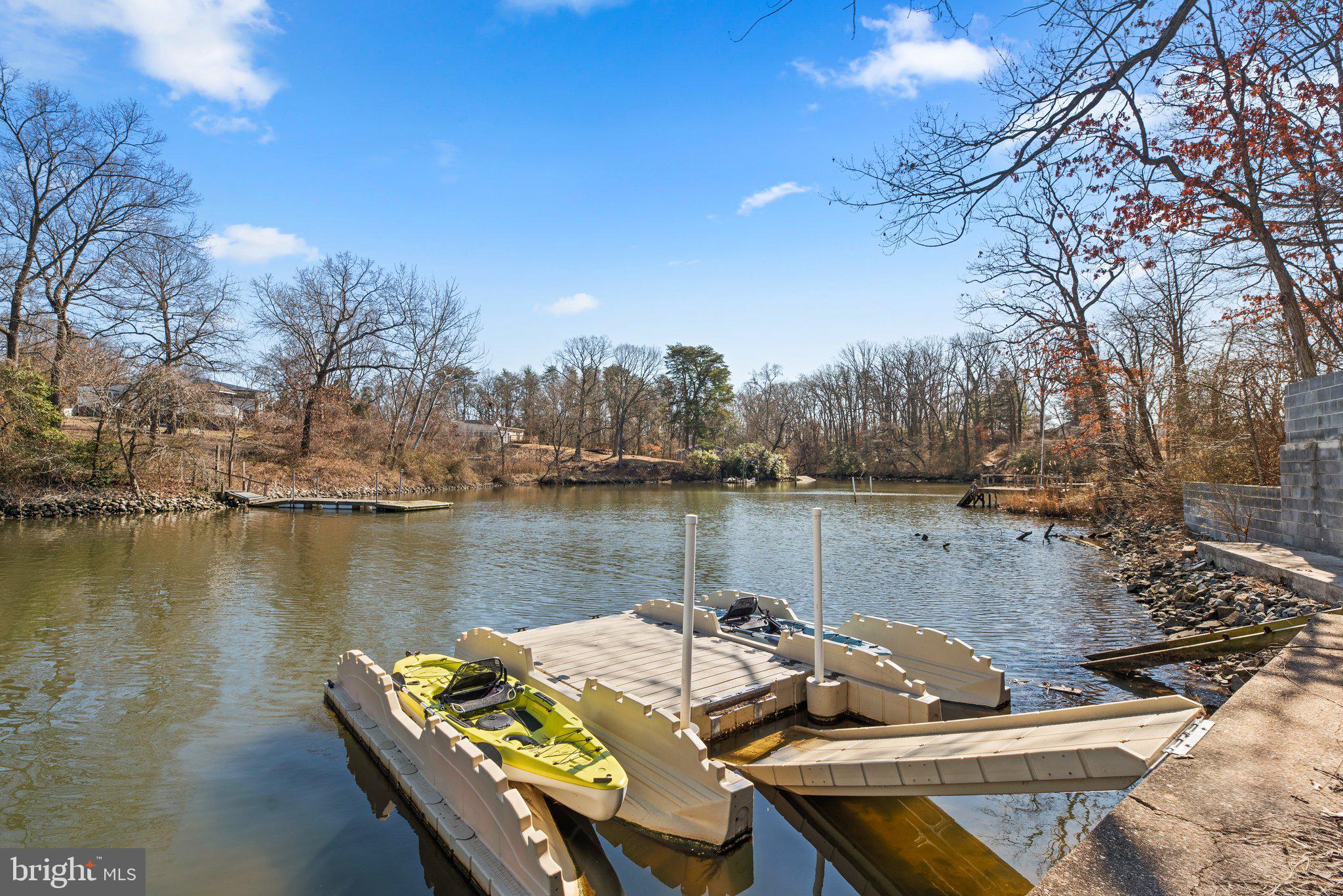 TWIN COVES - Residential