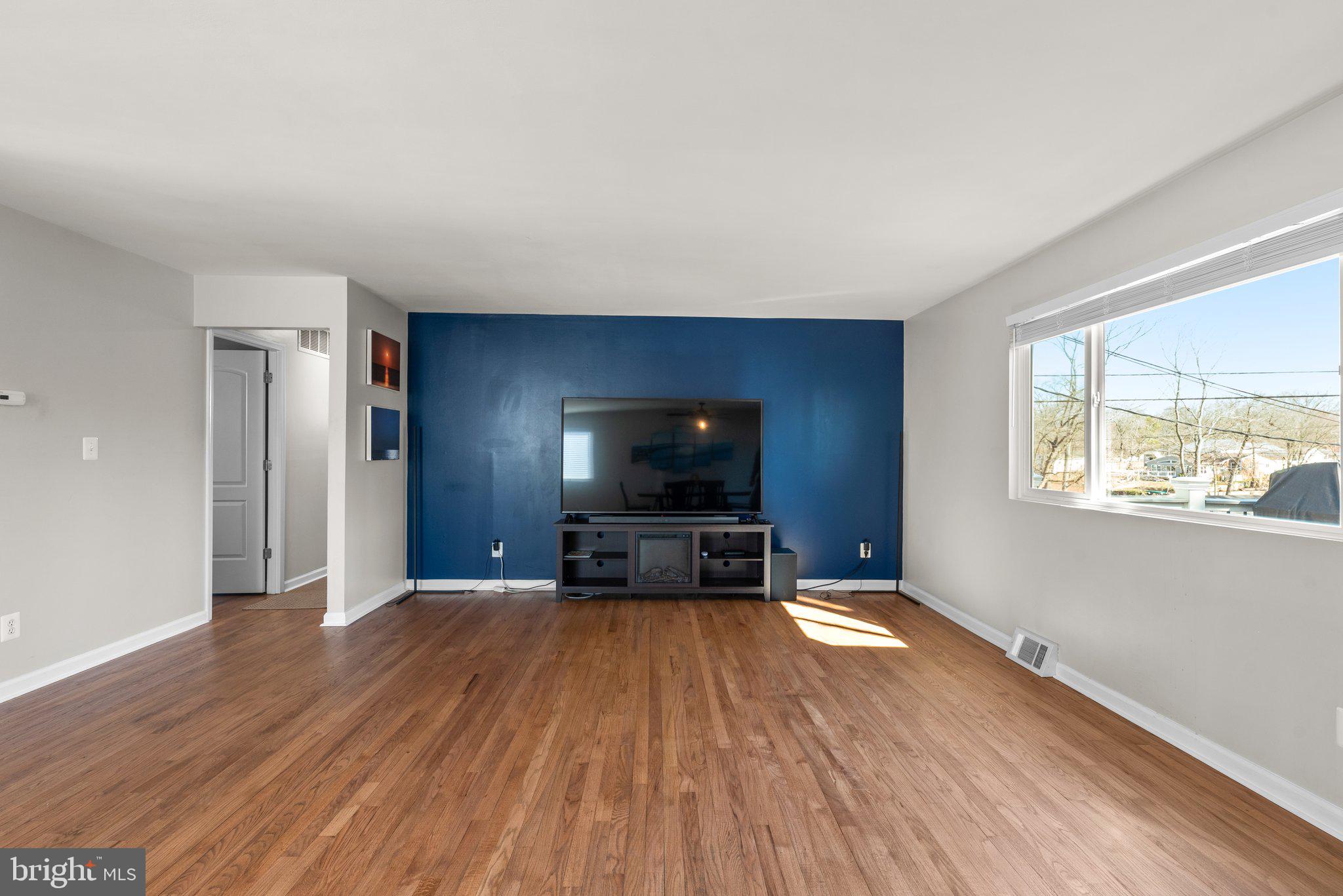 TWIN COVES - Residential