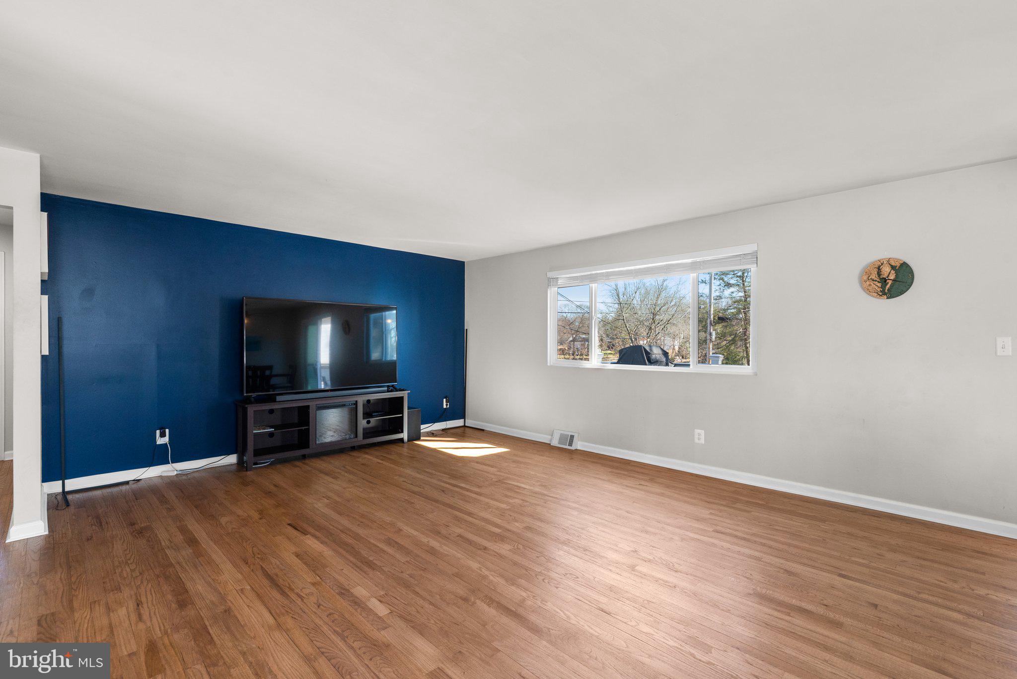 TWIN COVES - Residential