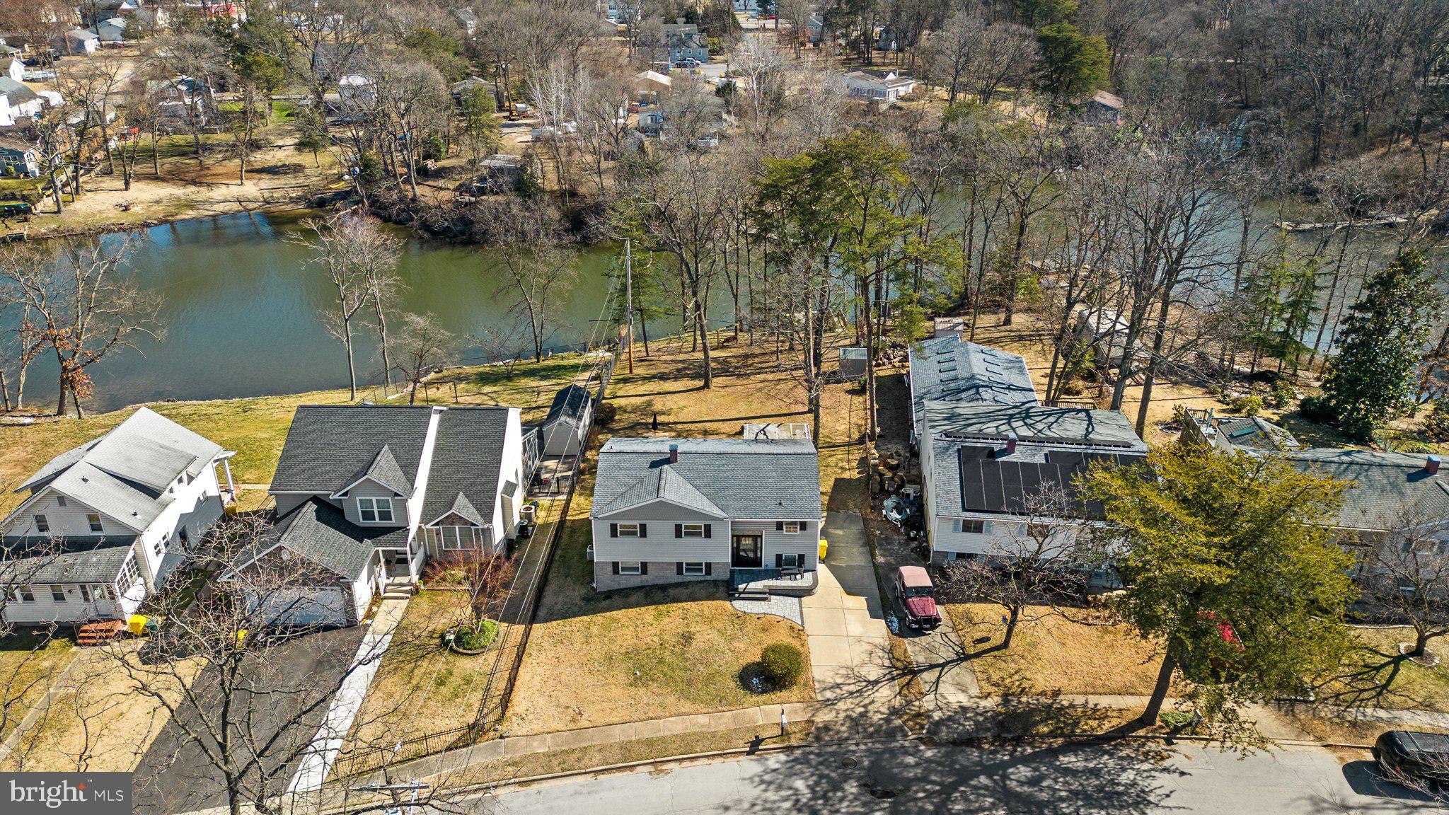 TWIN COVES - Residential