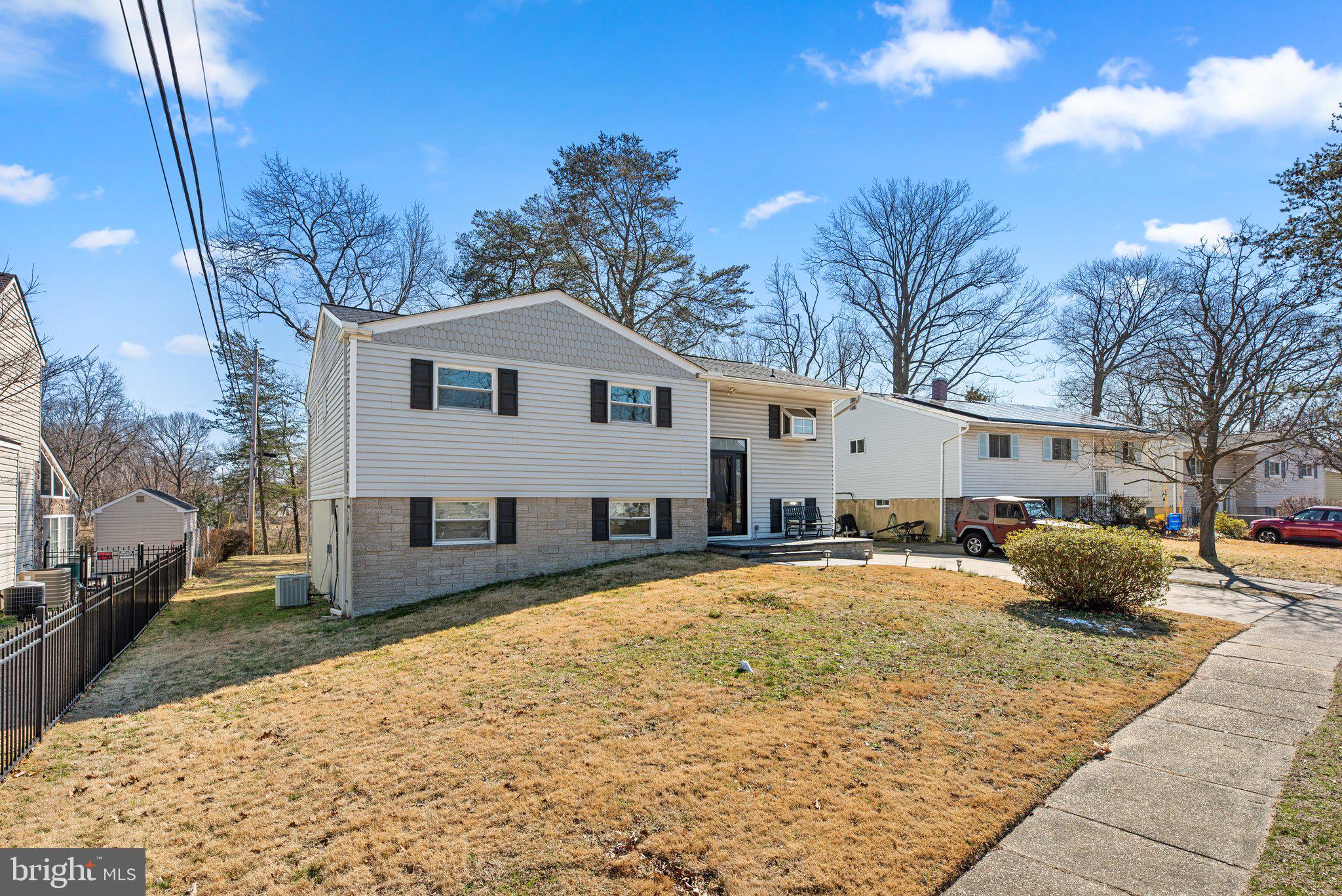 TWIN COVES - Residential