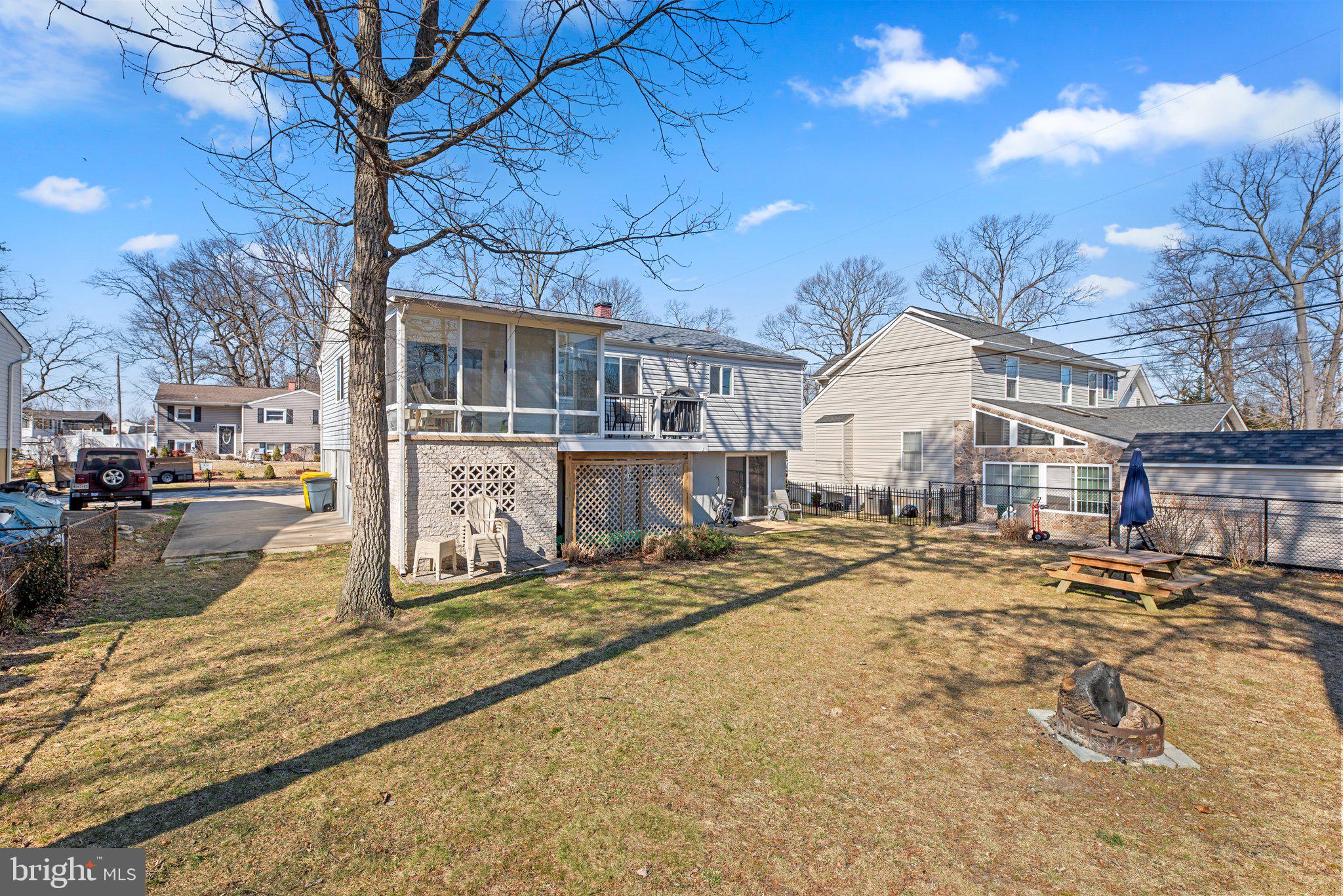 TWIN COVES - Residential