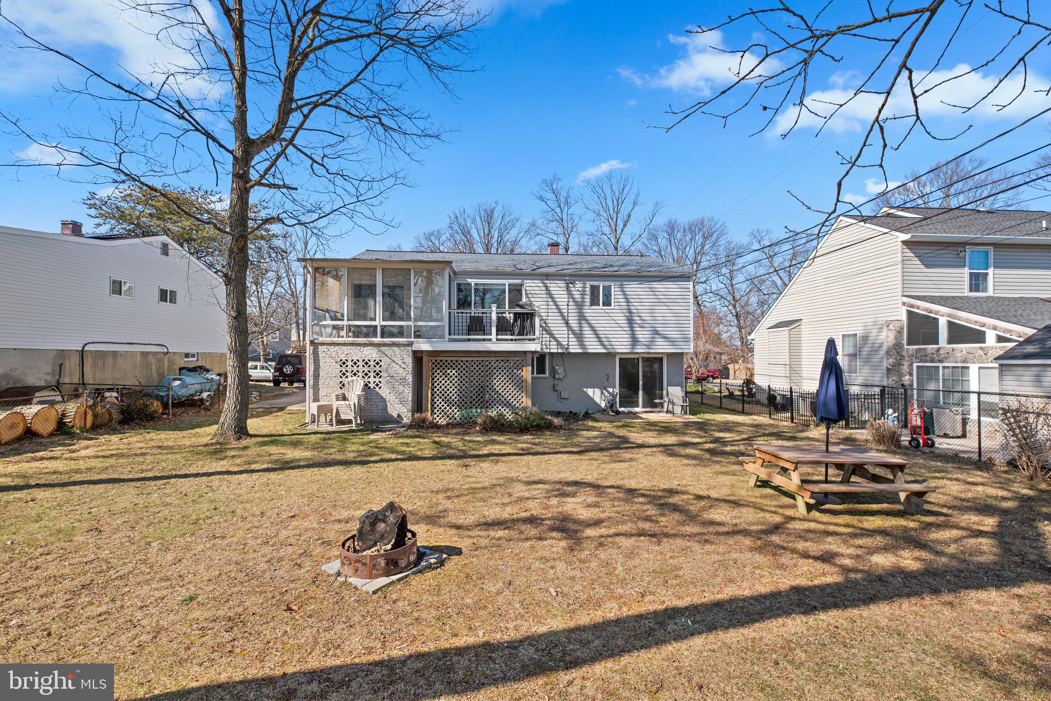 TWIN COVES - Residential