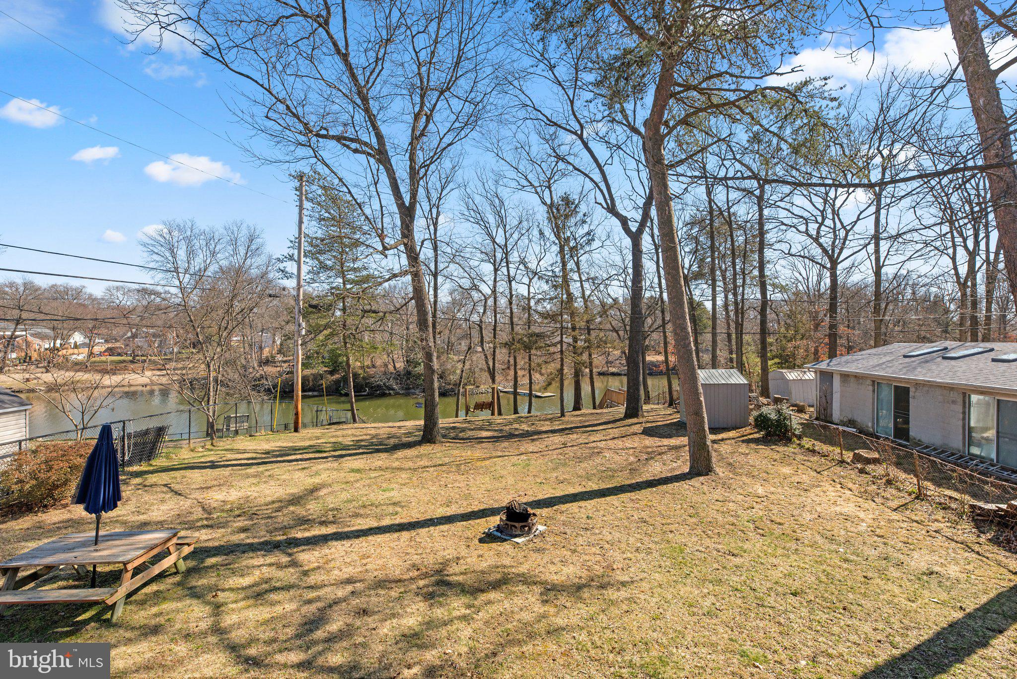 TWIN COVES - Residential