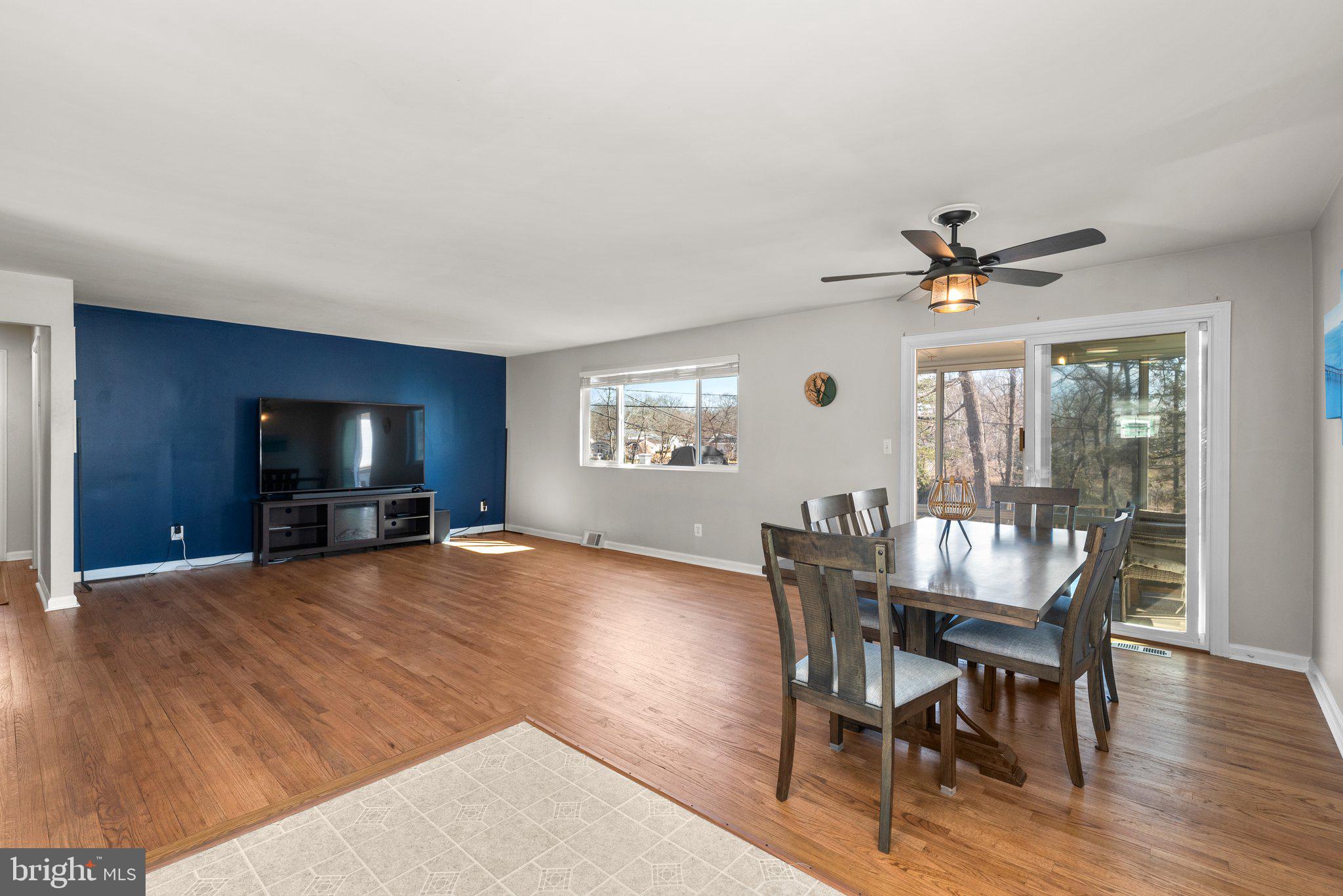 TWIN COVES - Residential