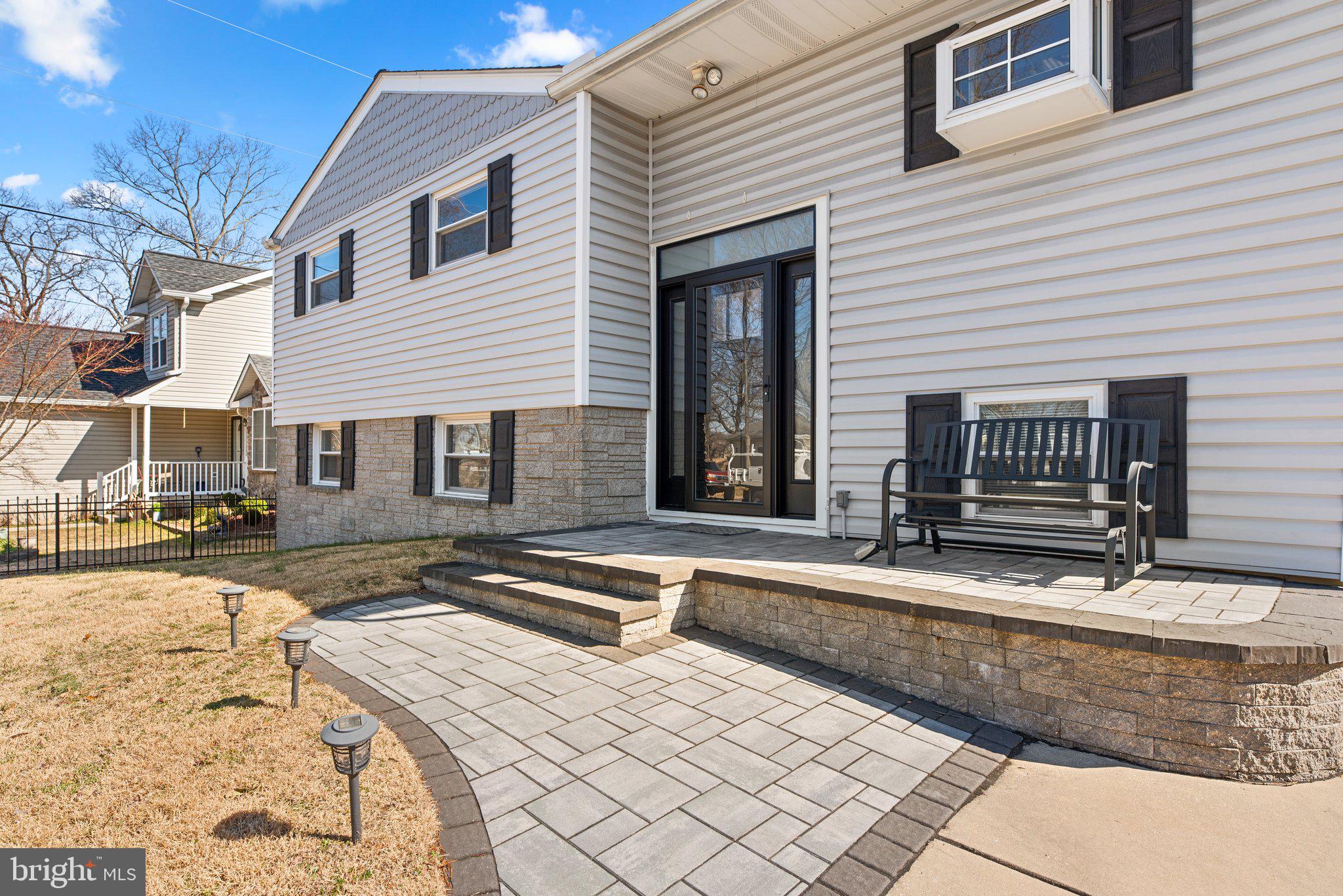 TWIN COVES - Residential