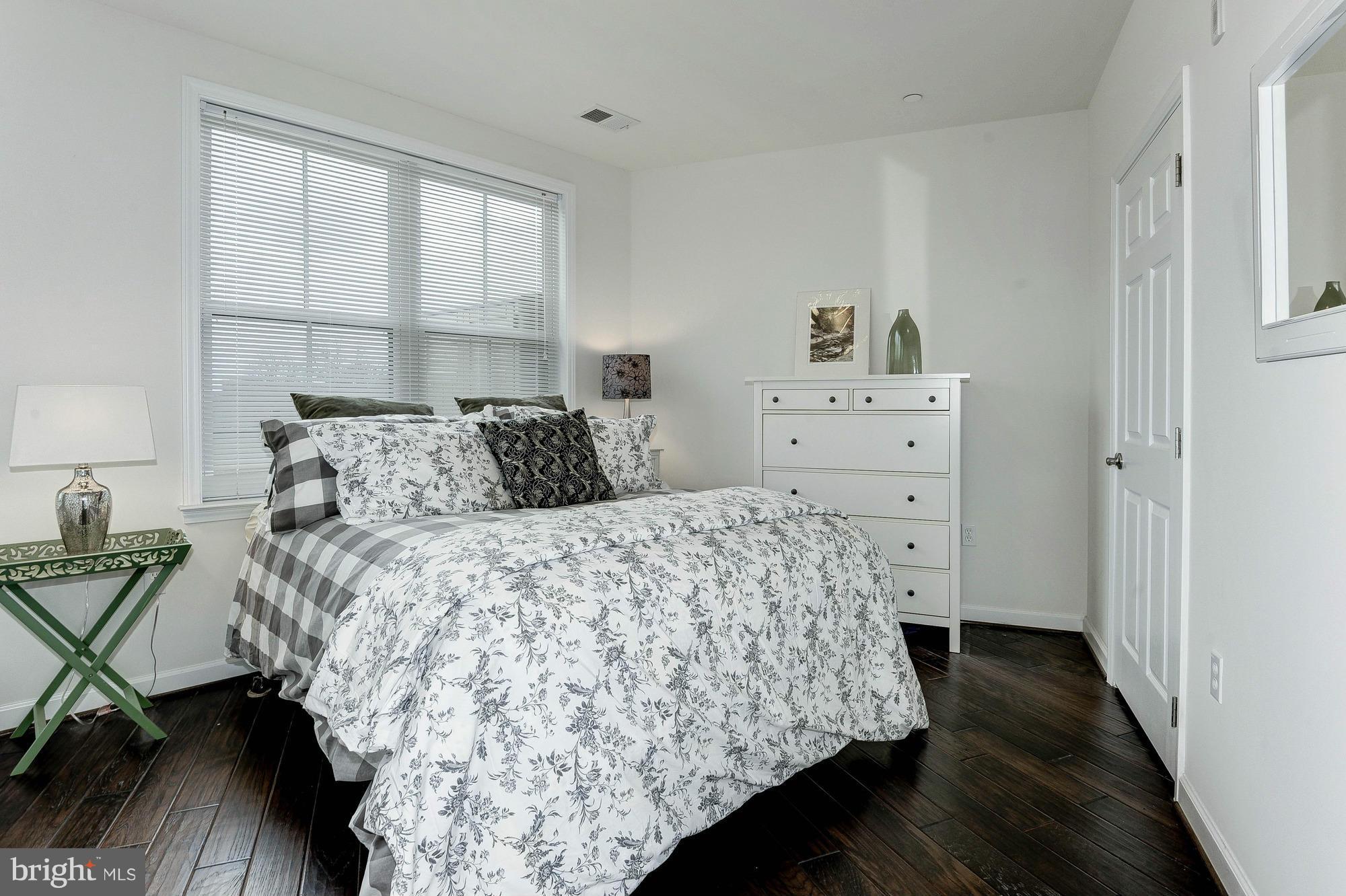 DOMINION HEIGHTS - Residential Lease