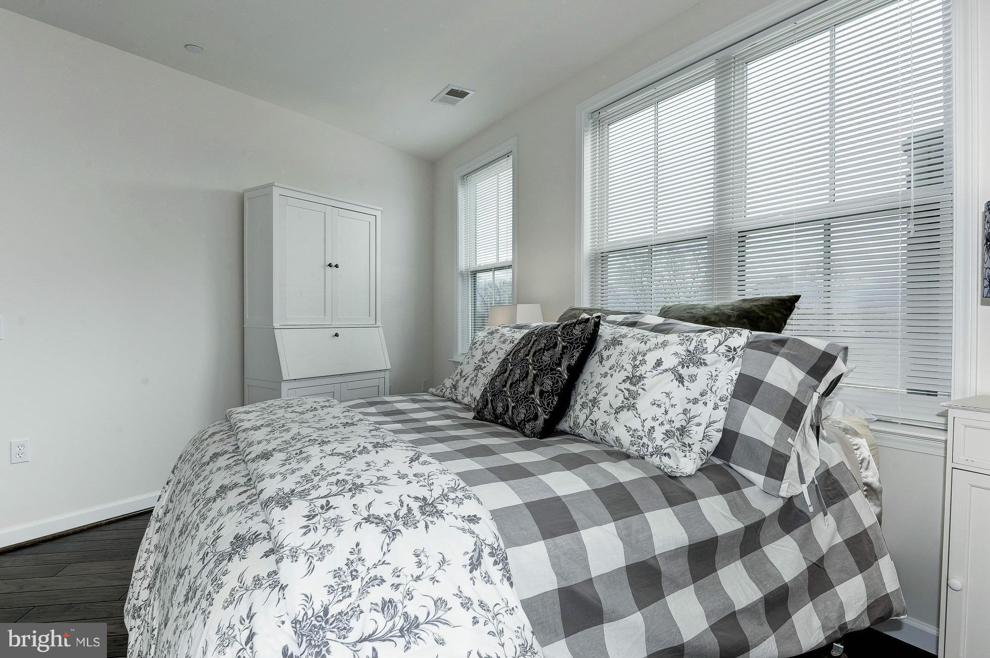 DOMINION HEIGHTS - Residential Lease