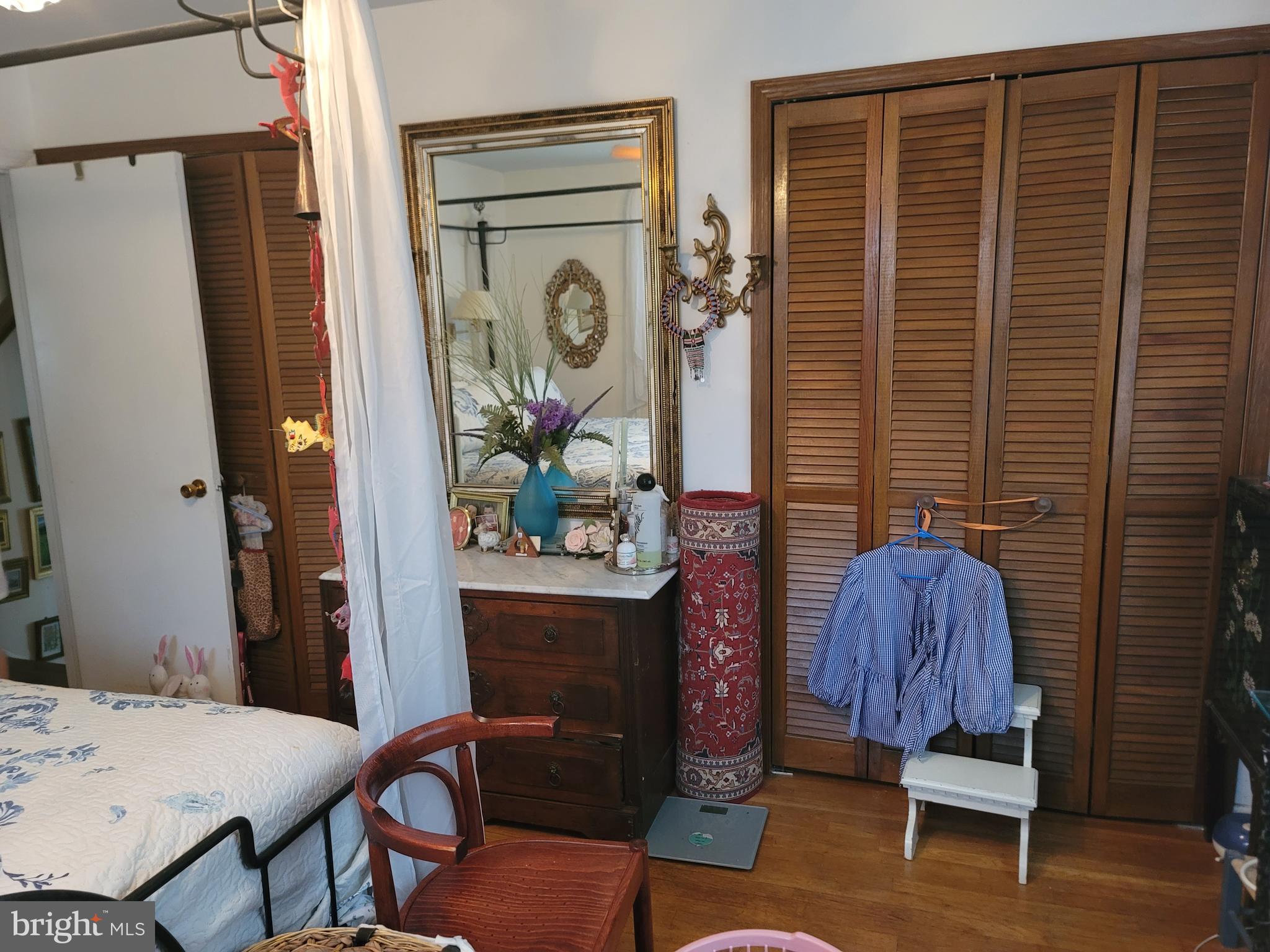 LYNBROOK - Residential