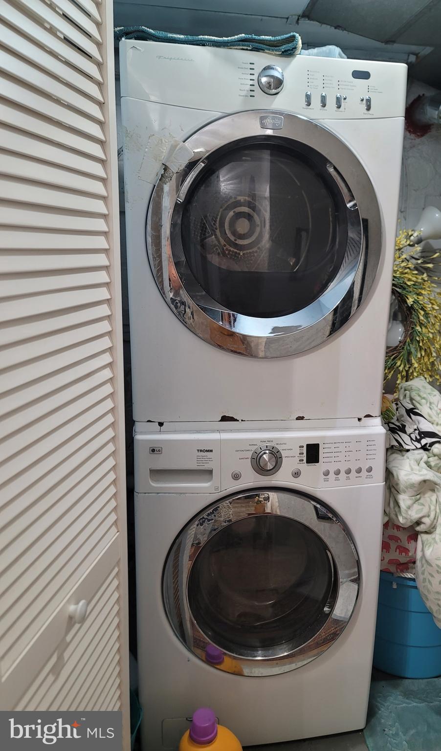 LYNBROOK - Residential