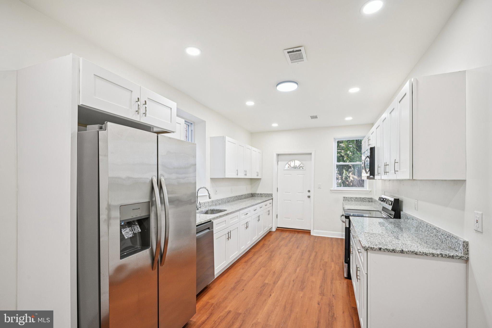 MILL CREEK - Residential