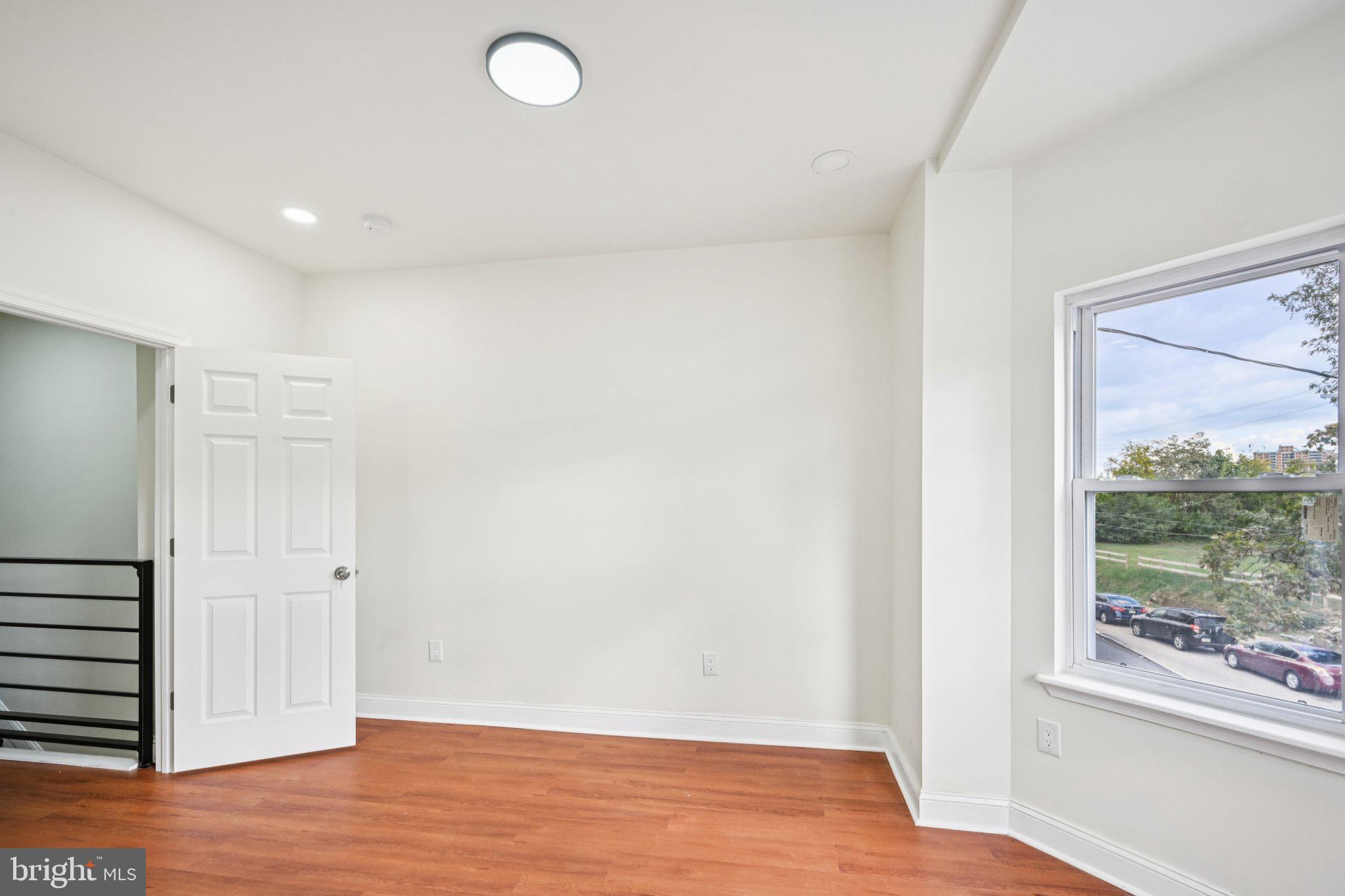 MILL CREEK - Residential