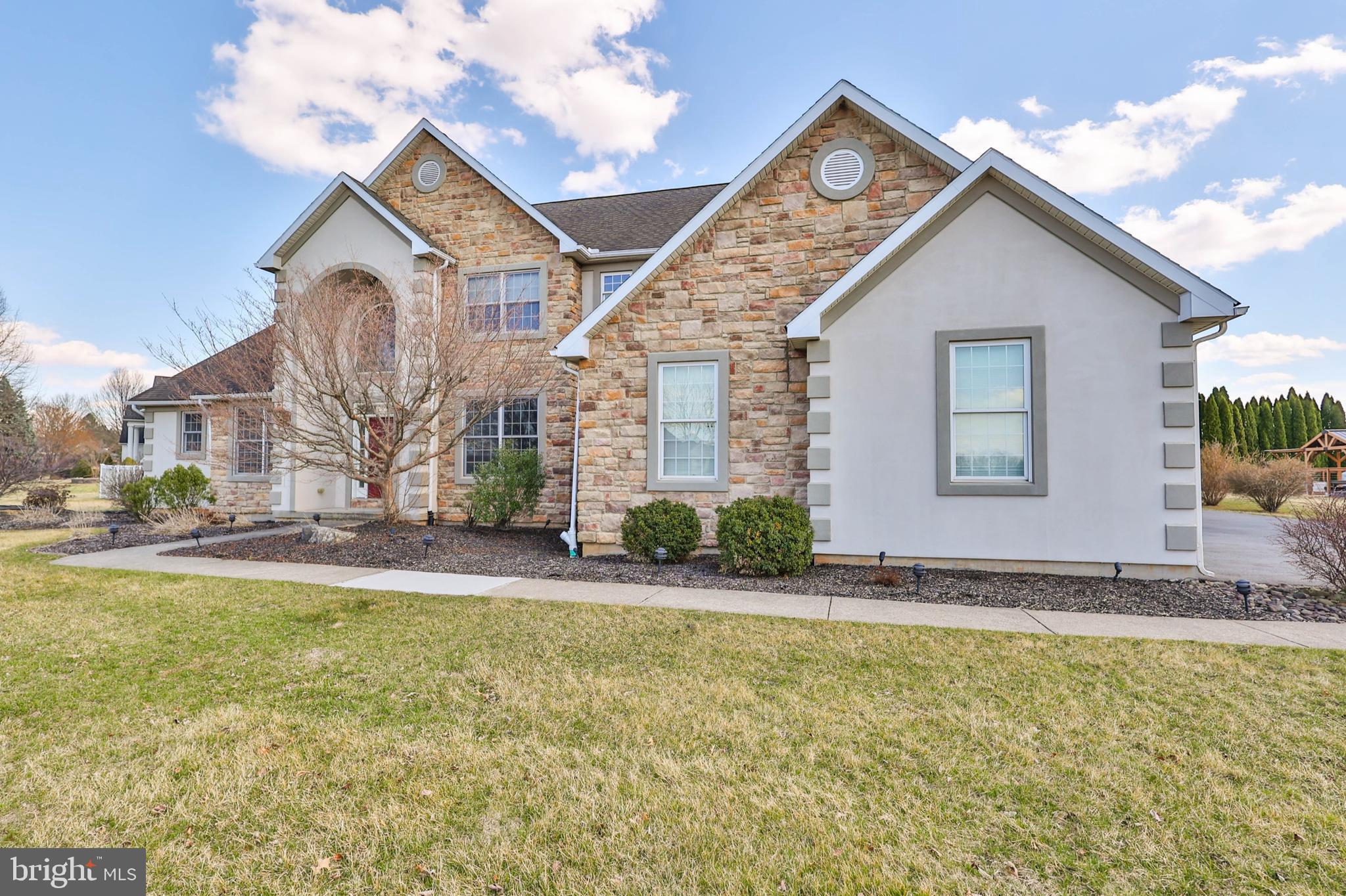 NEWBURG ESTATES - Residential