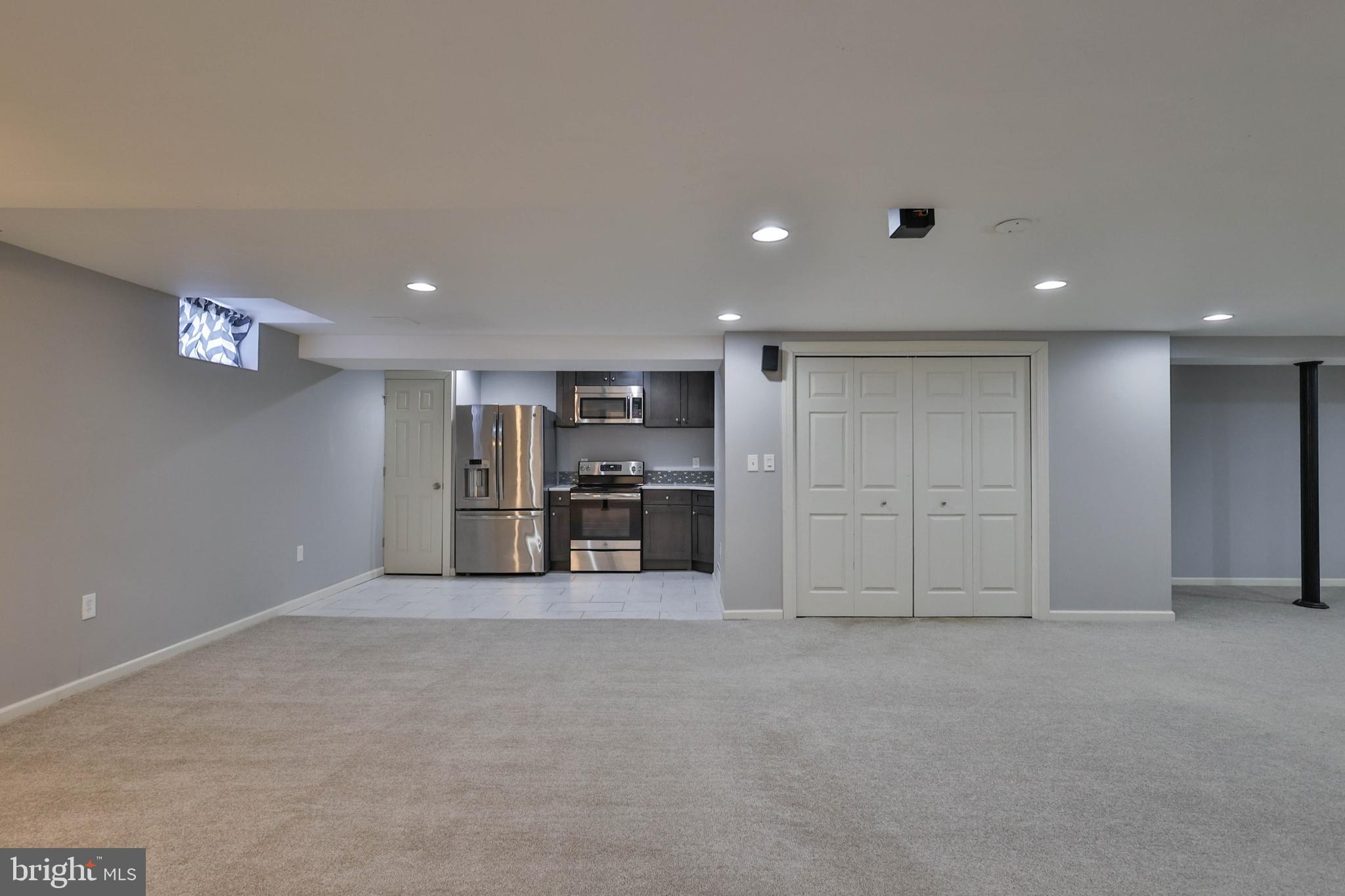 NEWBURG ESTATES - Residential