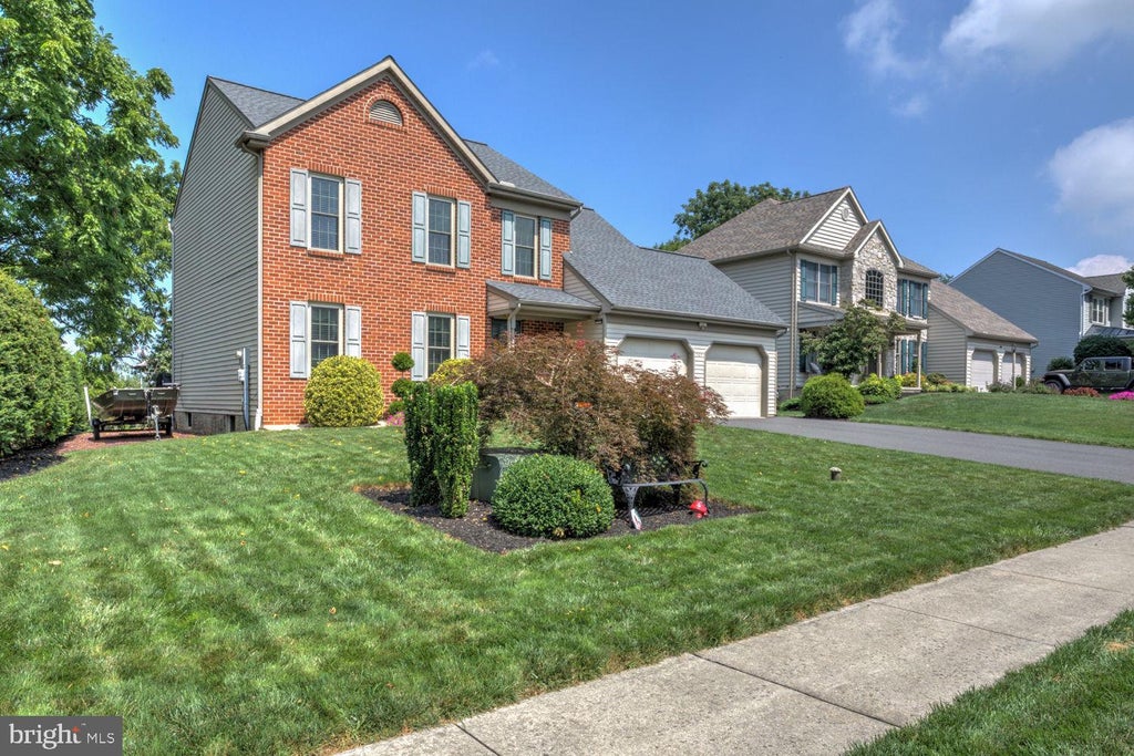 Photo of 509 Spring Hollow Drive, NEW HOLLAND, PA 17557 (MLS # PALA2093454)