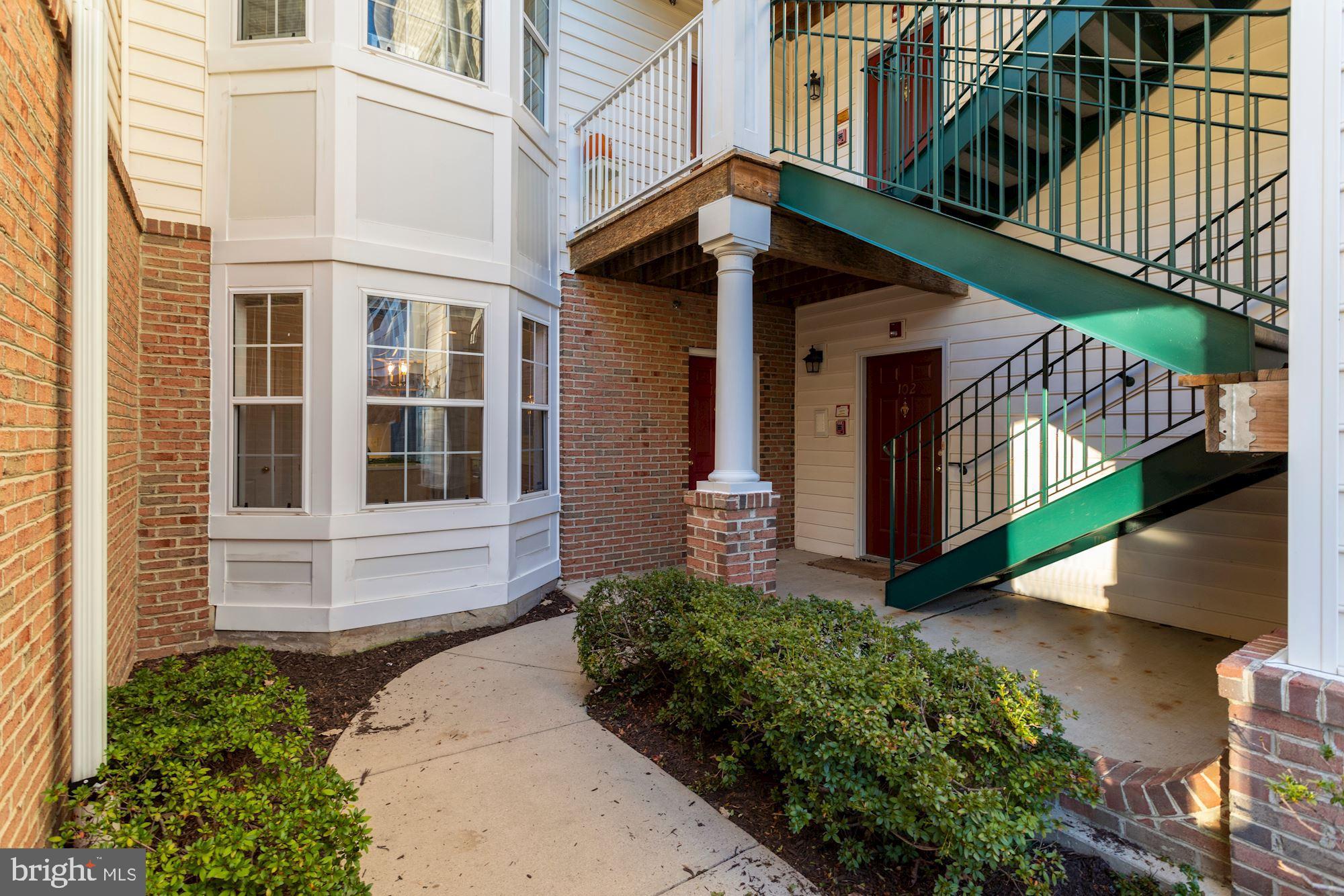 LAKESIDE AT SOUTH RIDING - Residential