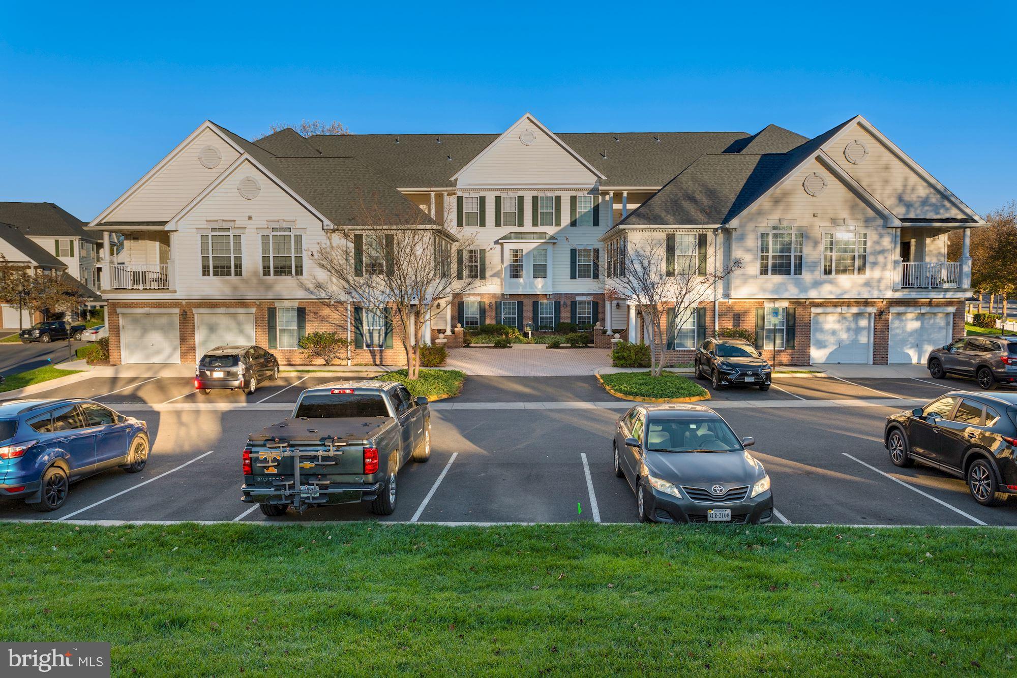 LAKESIDE AT SOUTH RIDING - Residential