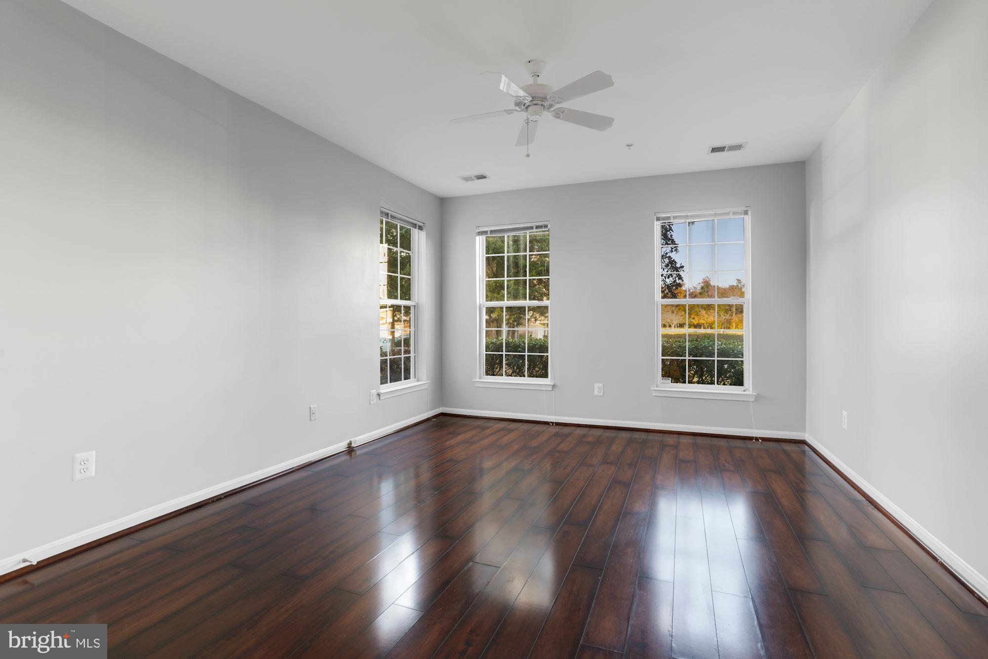 LAKESIDE AT SOUTH RIDING - Residential