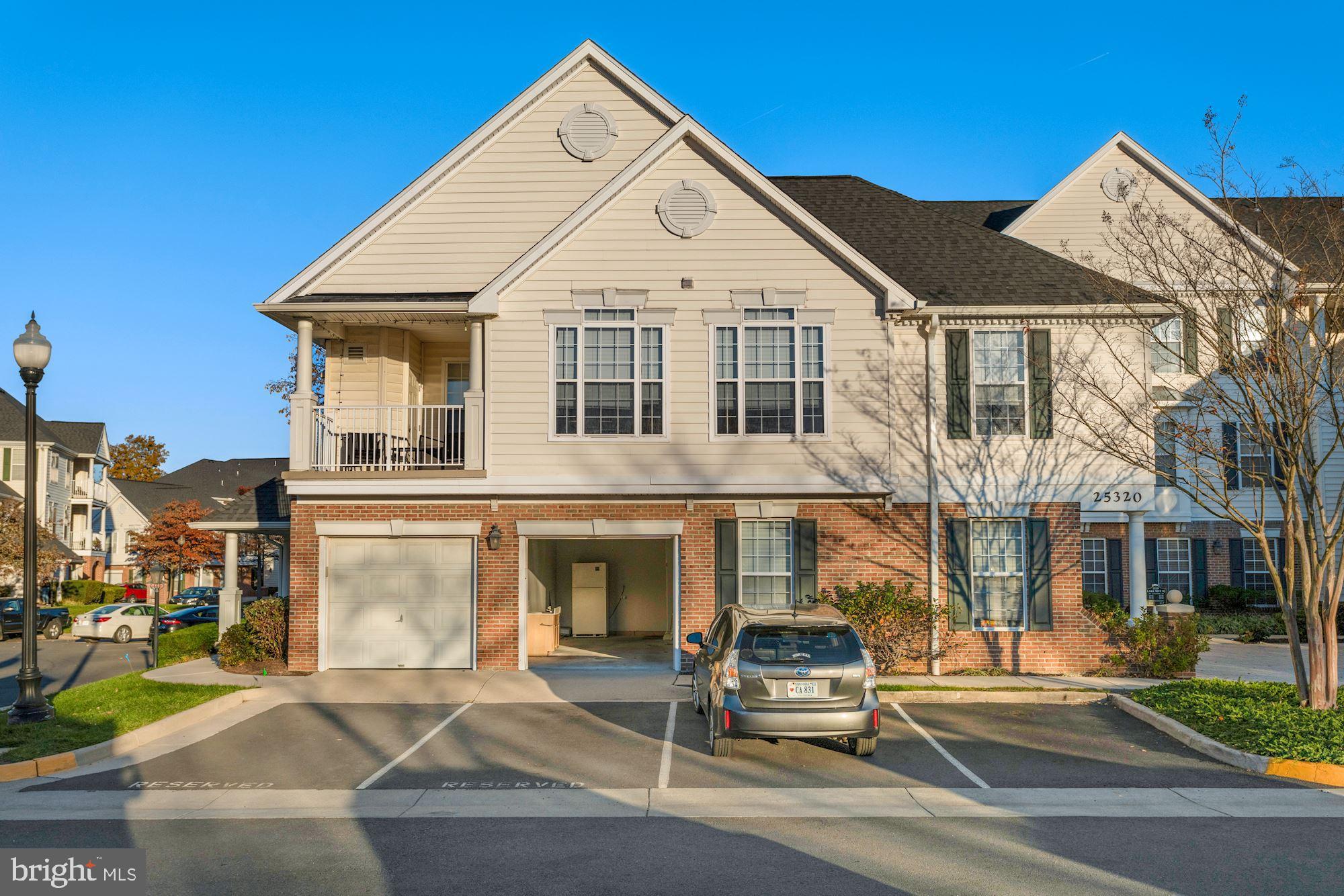 LAKESIDE AT SOUTH RIDING - Residential