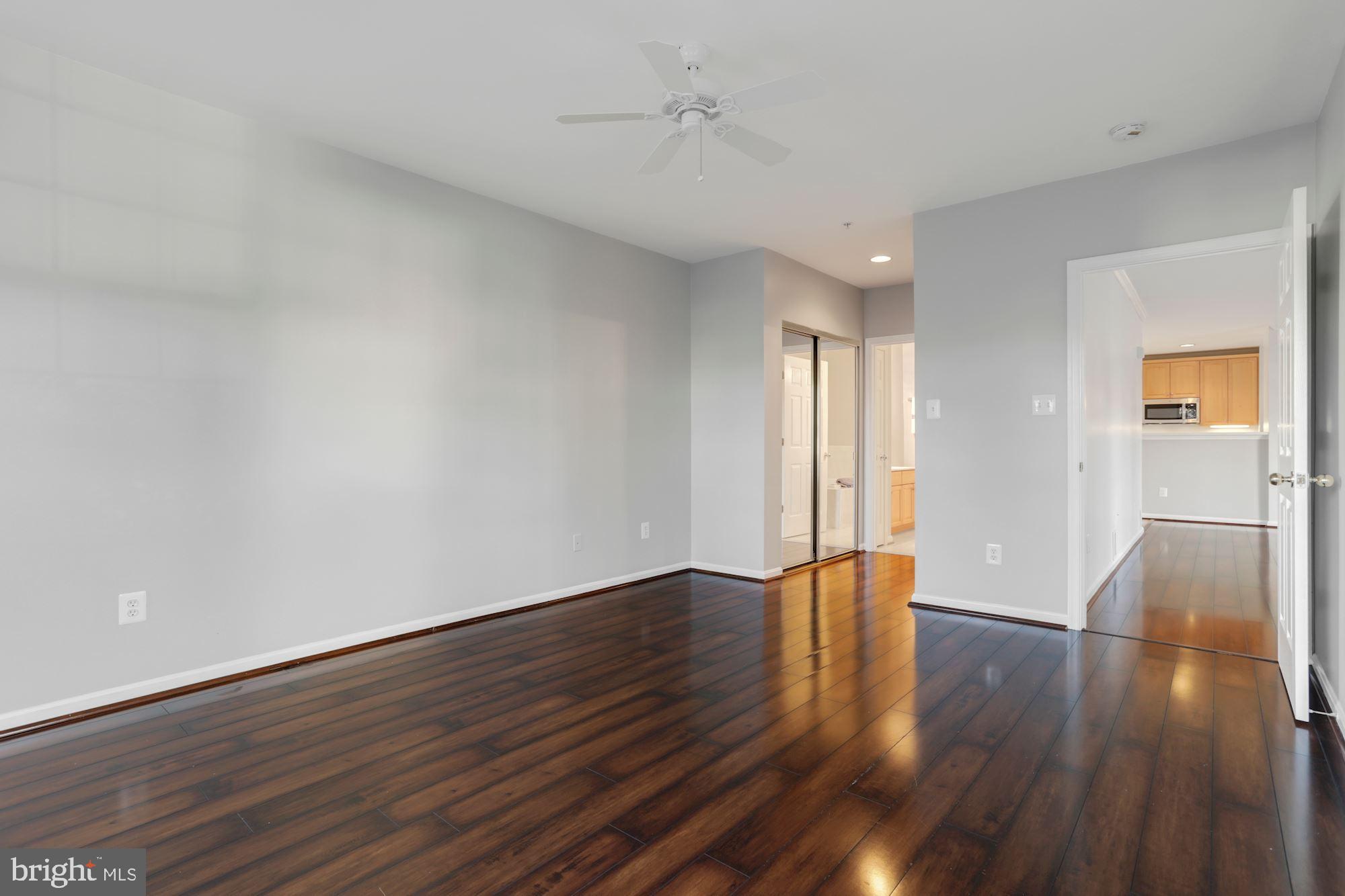 LAKESIDE AT SOUTH RIDING - Residential