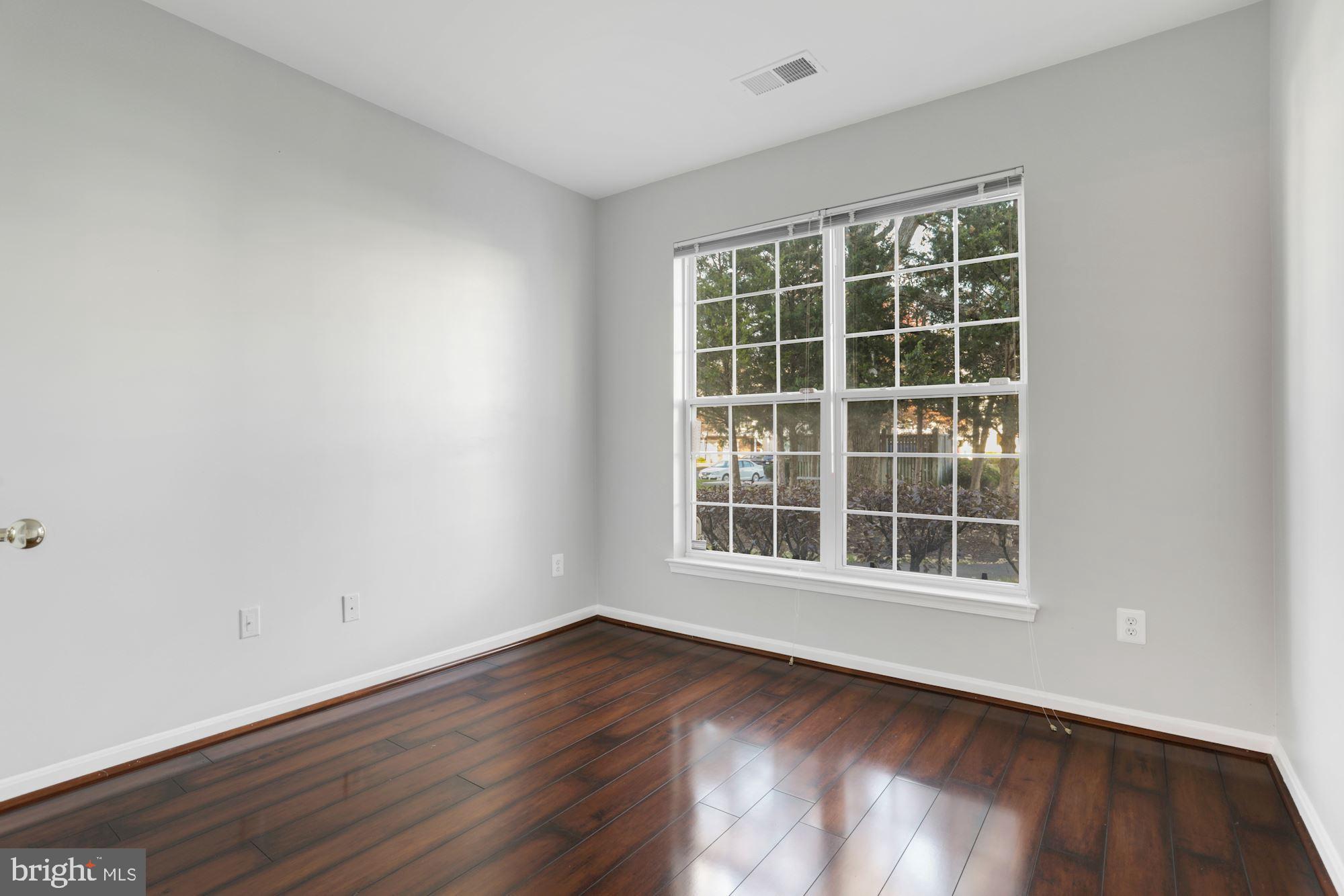 LAKESIDE AT SOUTH RIDING - Residential