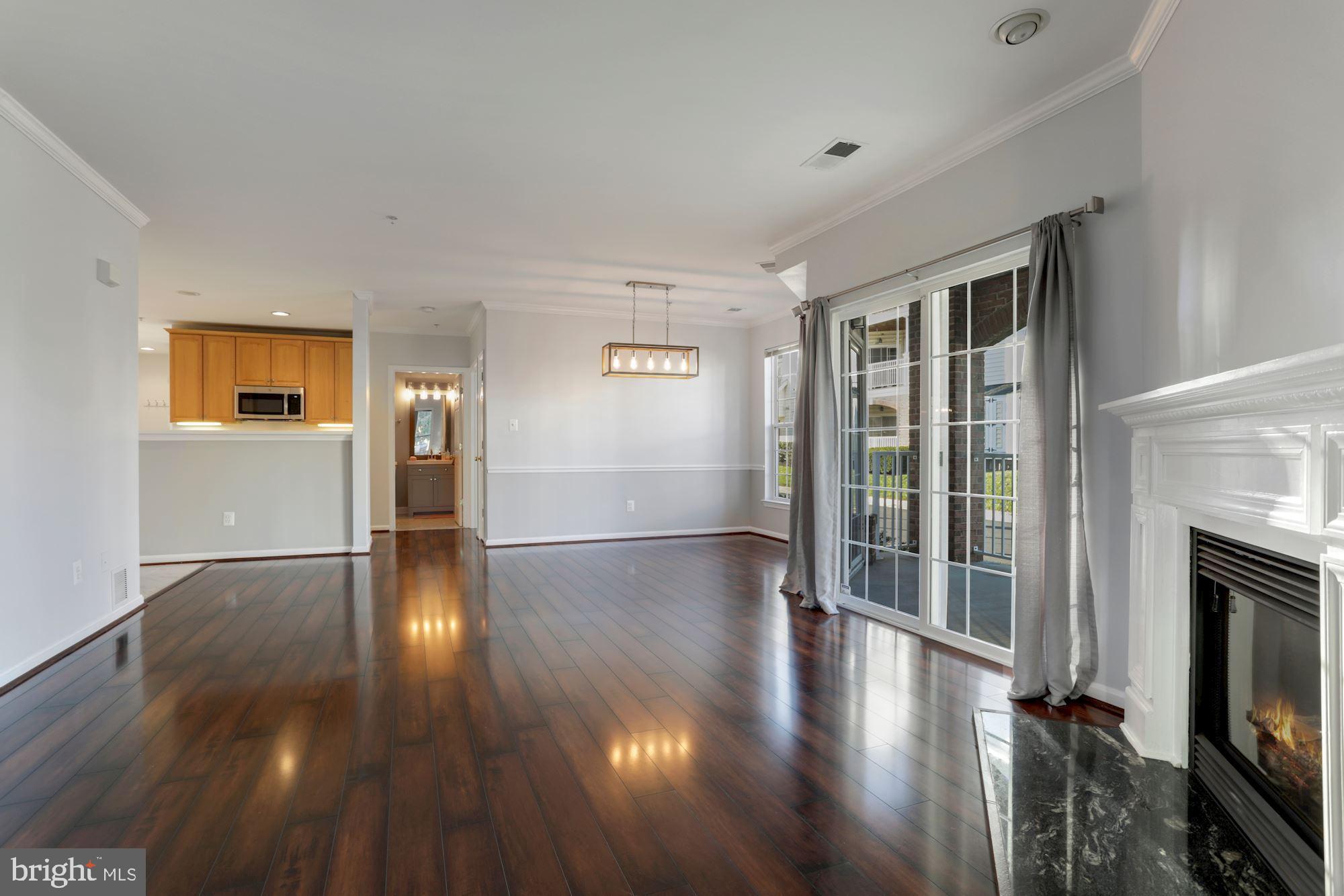 LAKESIDE AT SOUTH RIDING - Residential