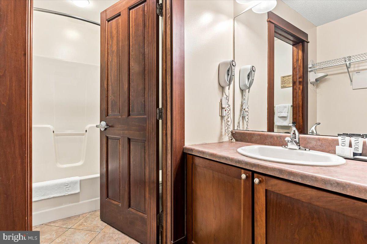 565 GLENDALE ROAD 213-A
