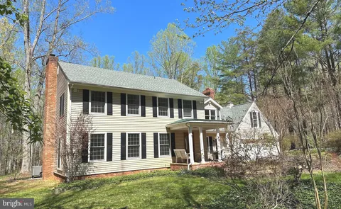 10258 Goldfinch Lane, Marshall, VA MLS: VAFQ2016112