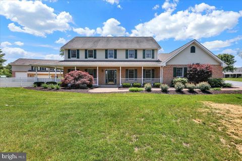 7 ZERBE DRIVE BERNVILLE PA 19506