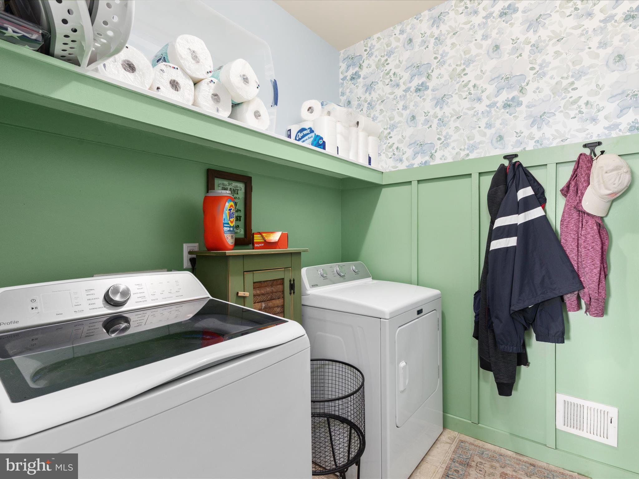 WAVERLY VIEW - Residential