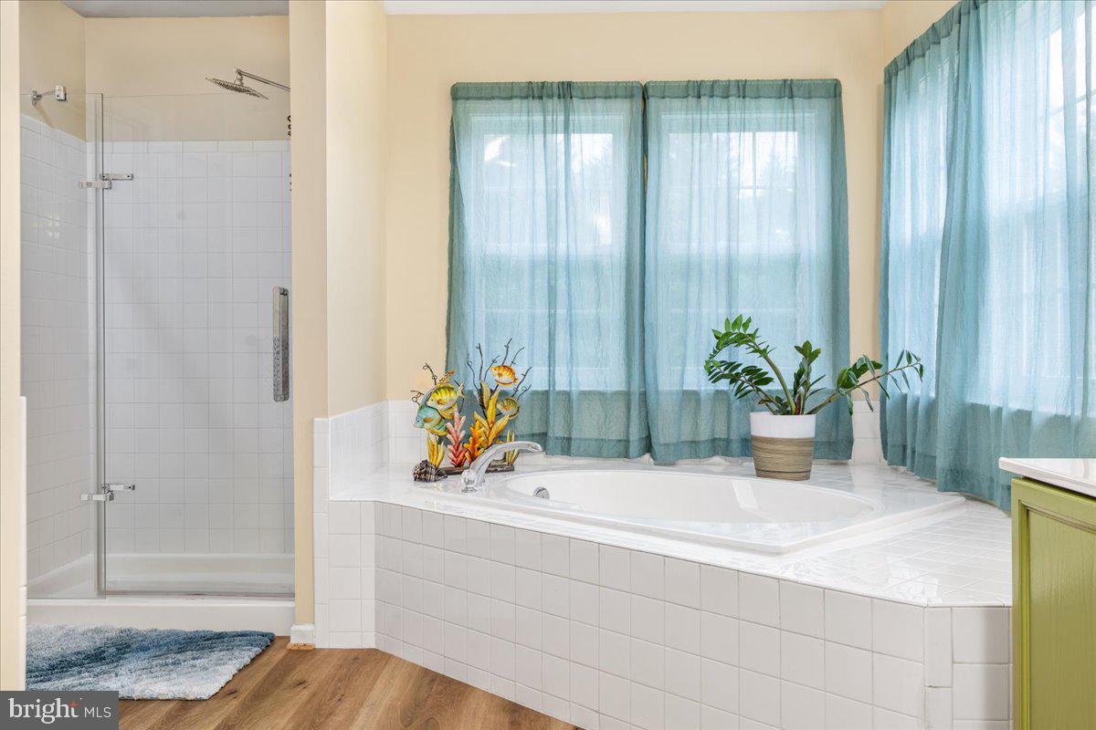 WAVERLY VIEW - Residential