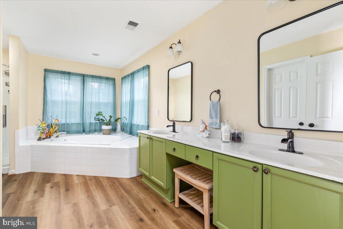 WAVERLY VIEW - Residential